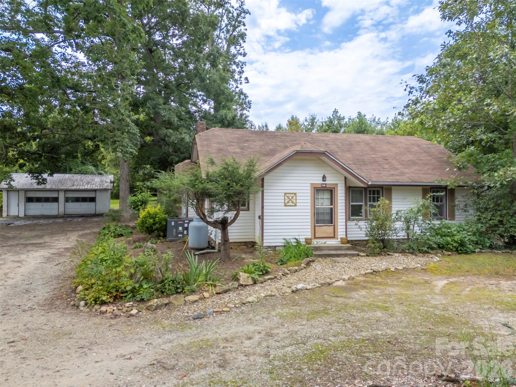 375 E King Street Property Photo 1