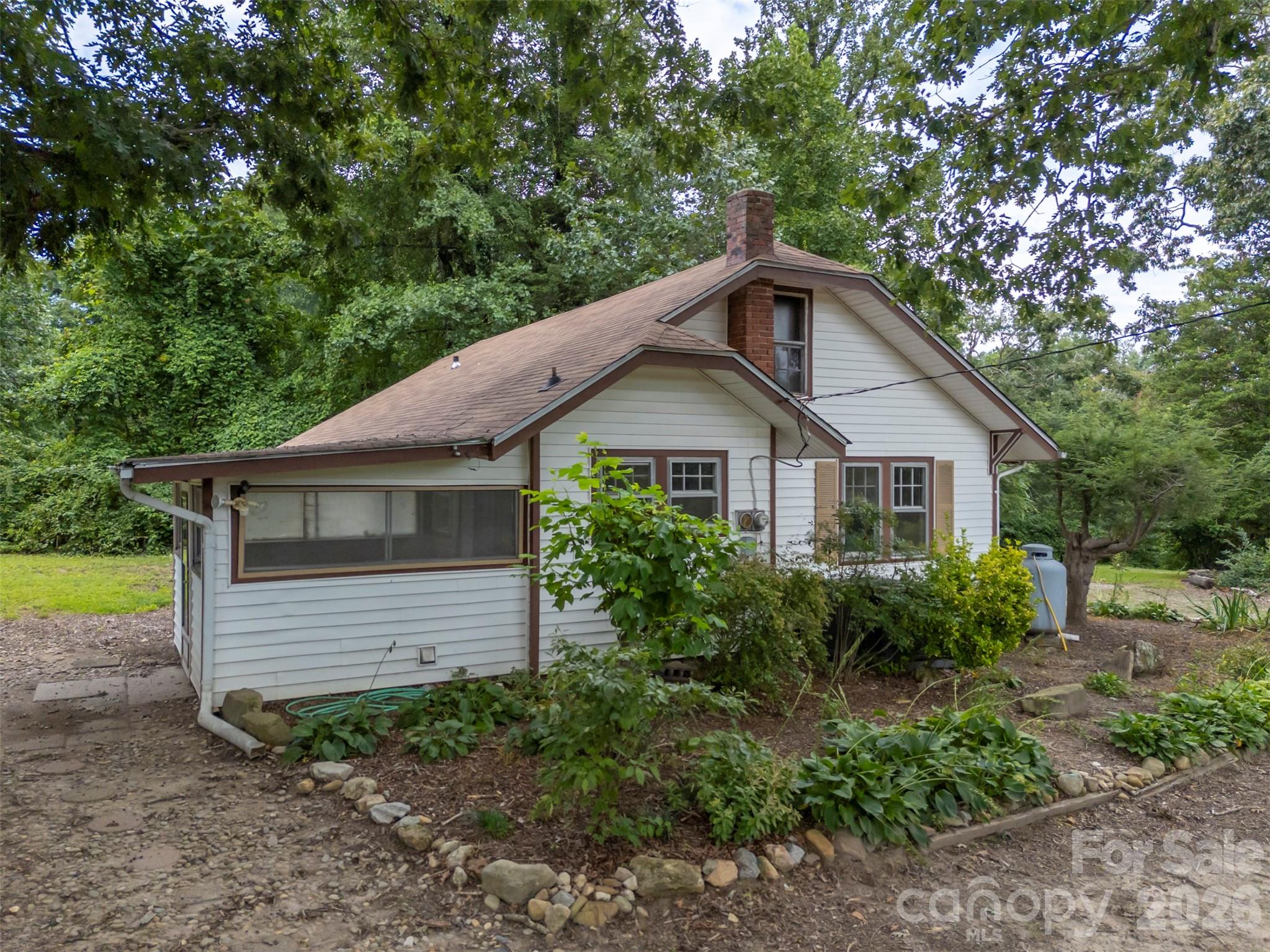375 E King Street Property Photo 2