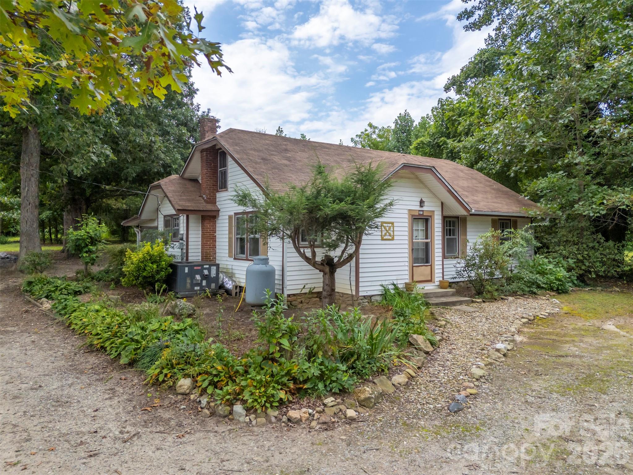375 E King Street Property Photo 4
