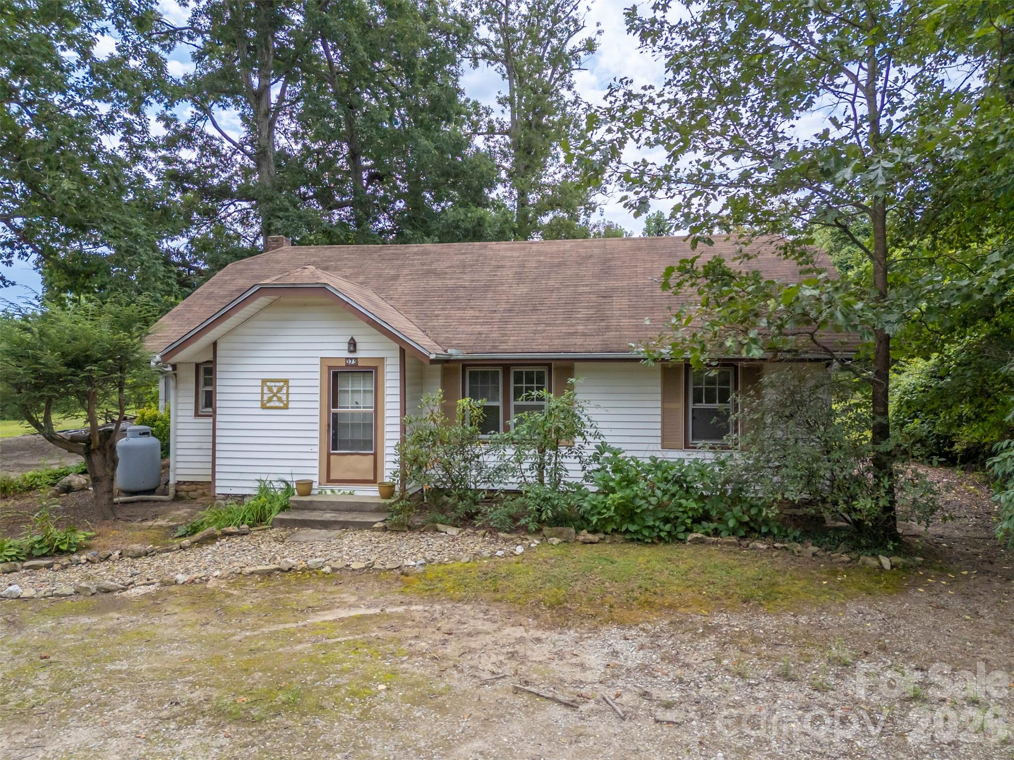 375 E King Street Property Photo 5
