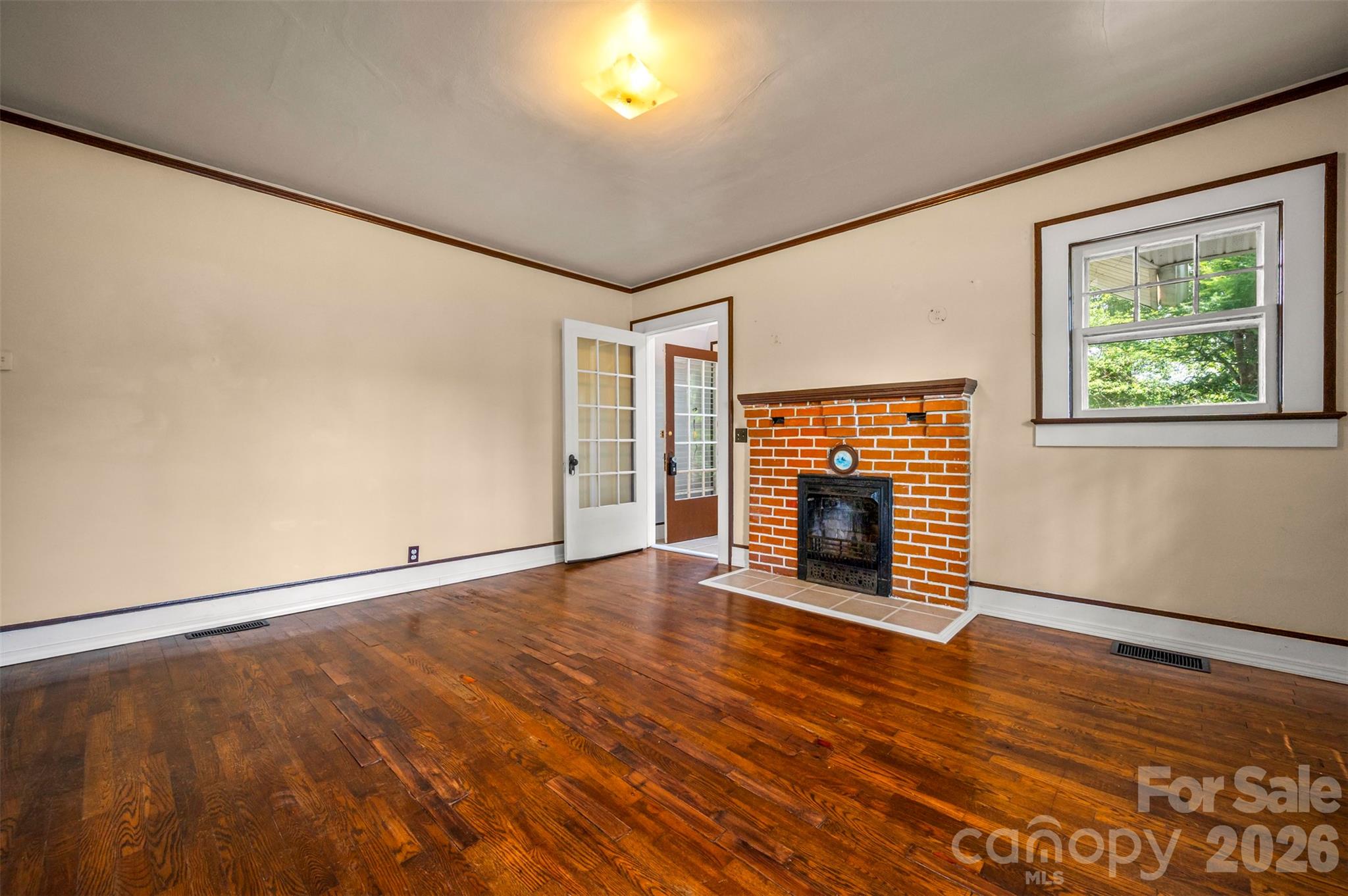 375 E King Street Property Photo 7