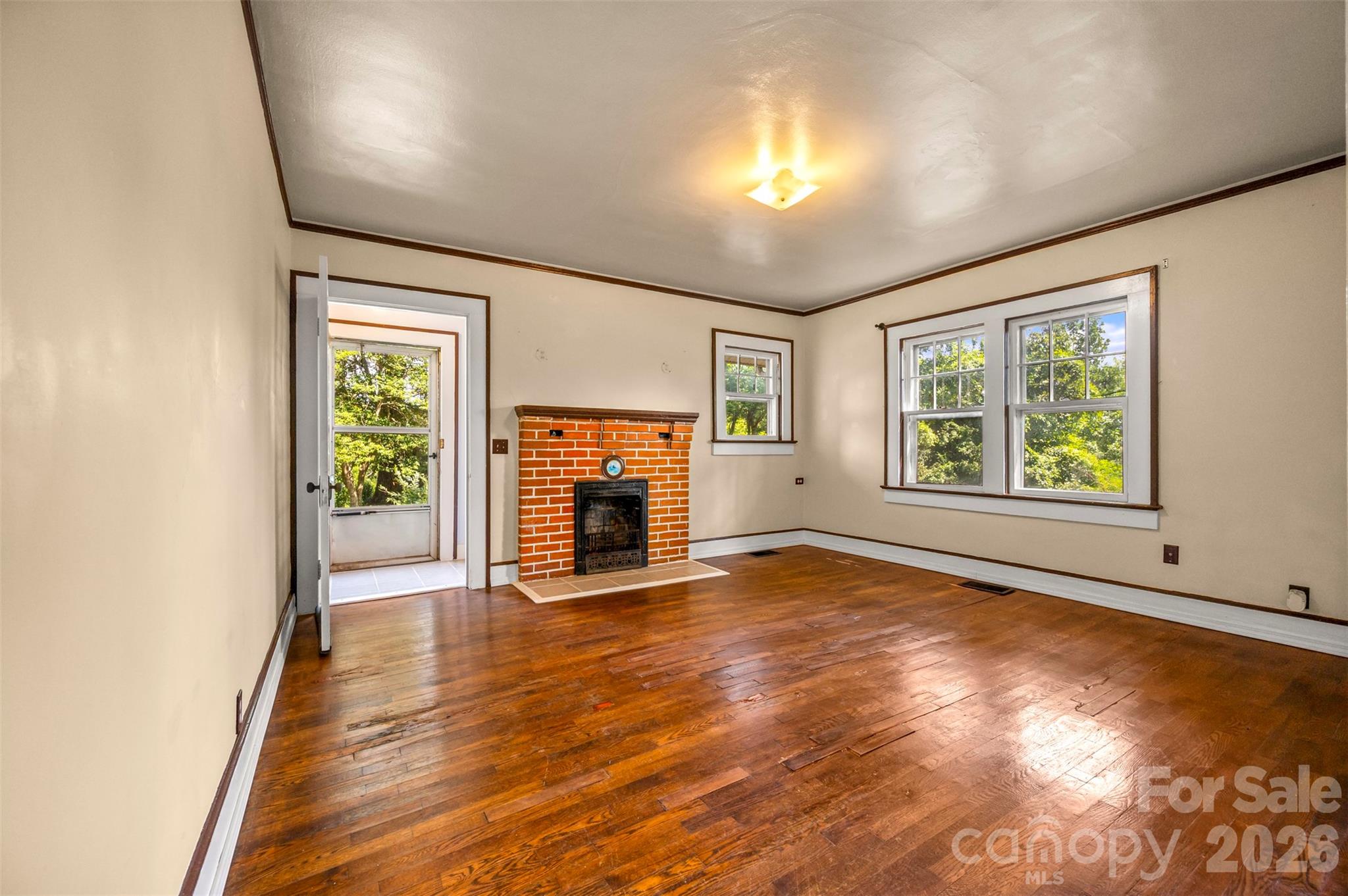 375 E King Street Property Photo 8