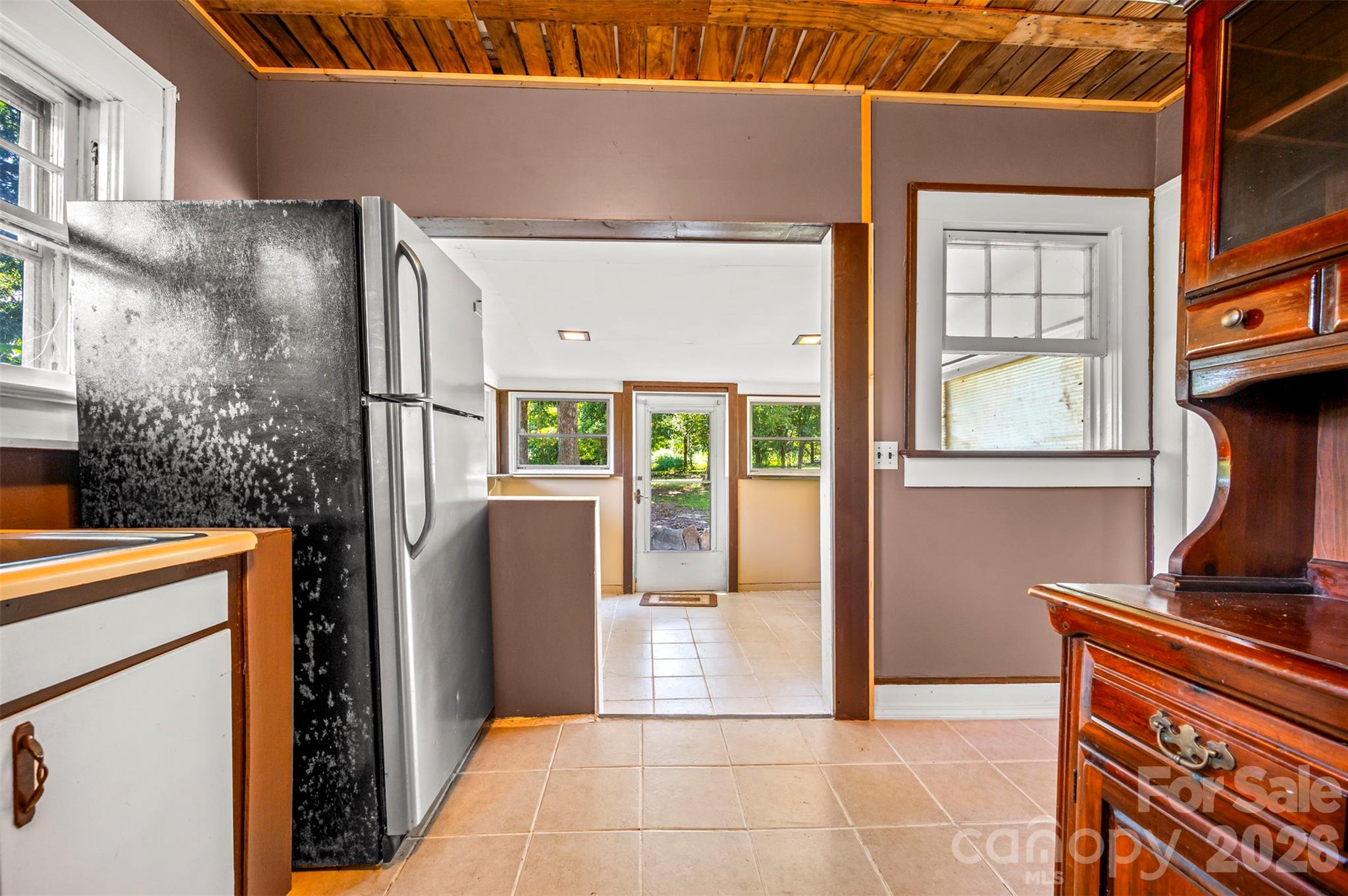 375 E King Street Property Photo 12