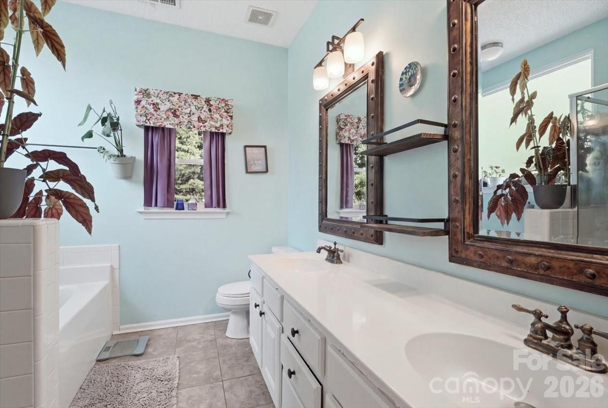 14043 Hatton Cross Drive Property Photo 27