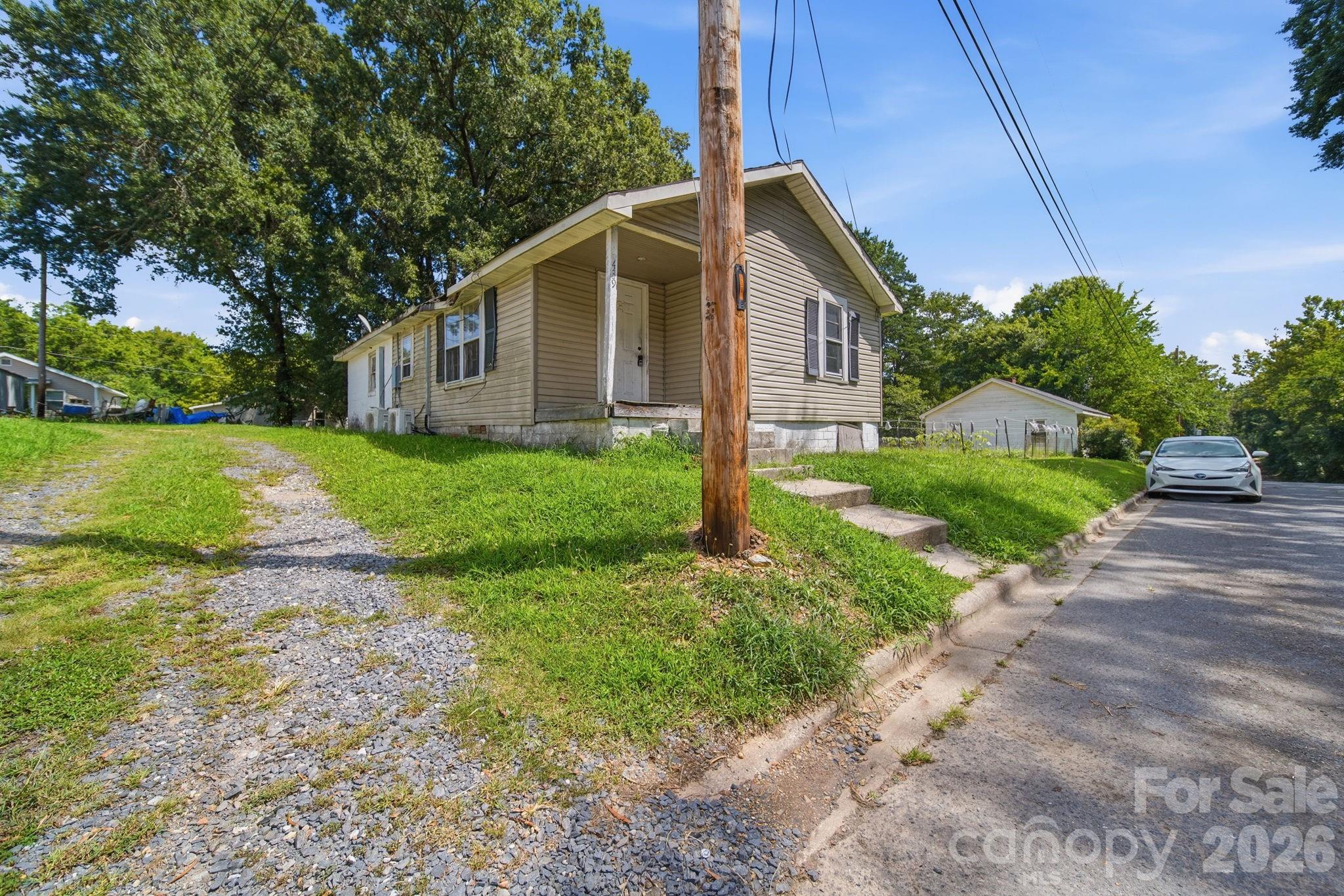 439 Richardson Street Property Photo 3