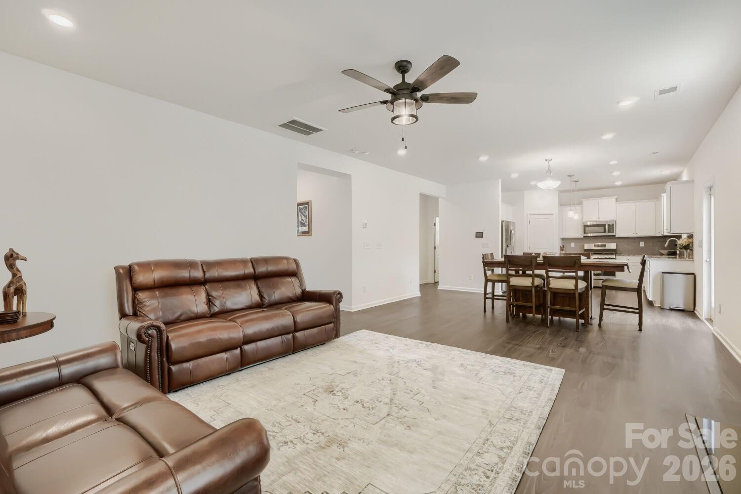 133 Dawn Run Loop Property Photo 4