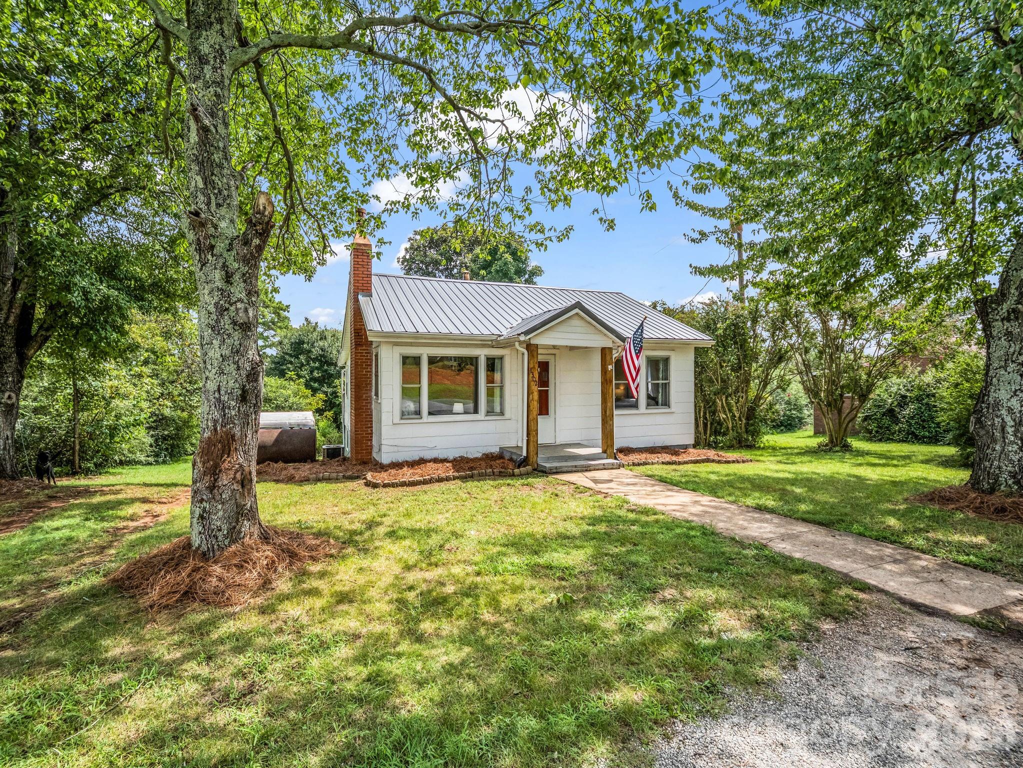 1302 Startown Road Property Photo 1