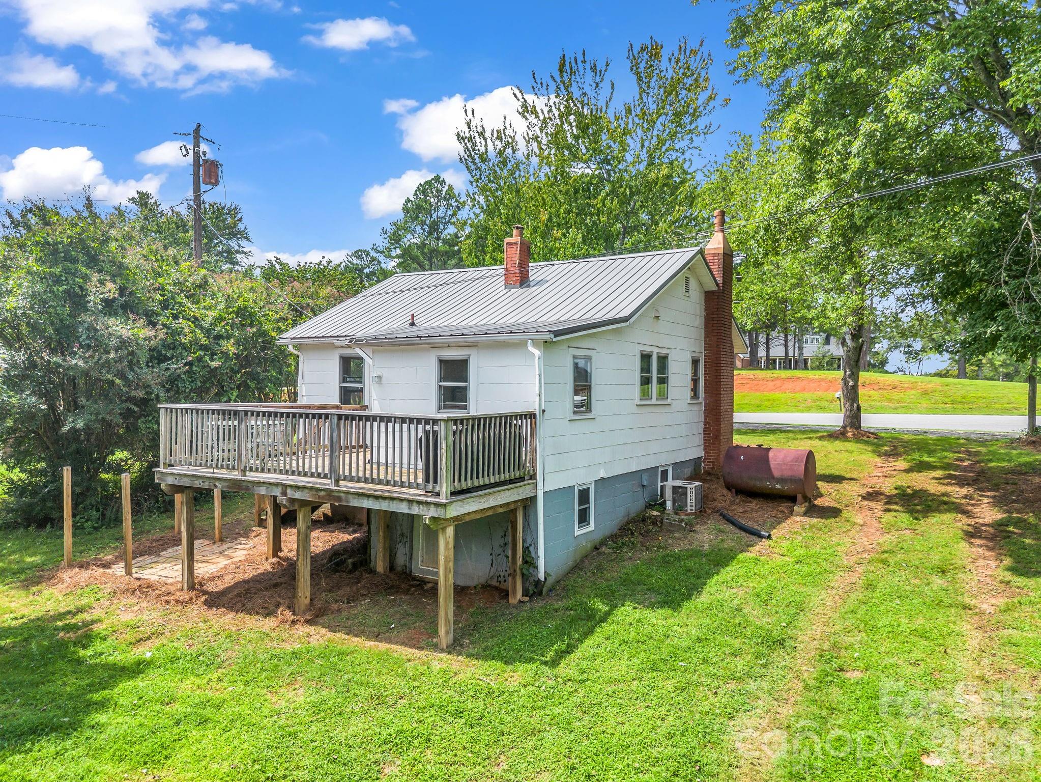 1302 Startown Road Property Photo 2