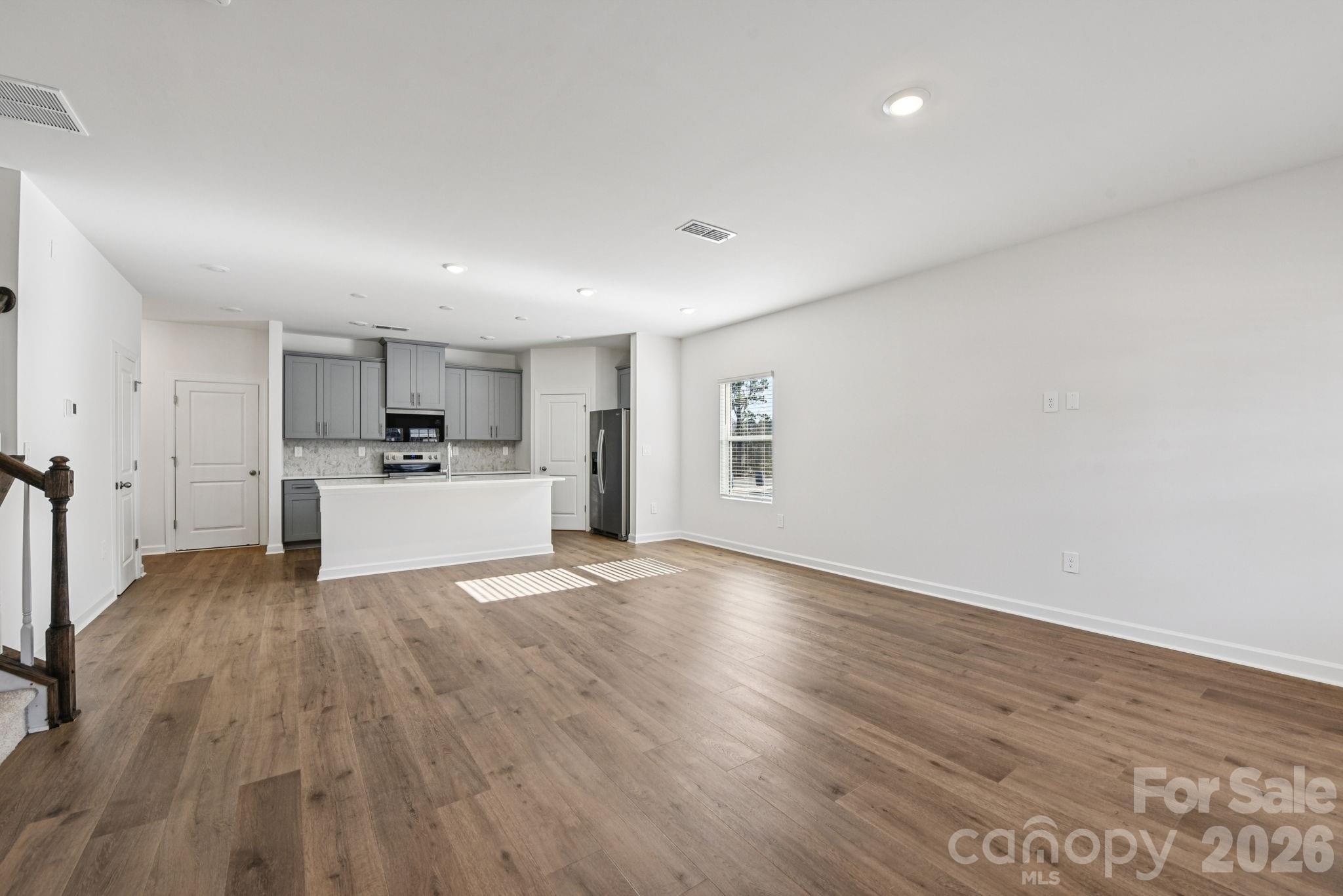 7280 Yardley Street Property Photo 4