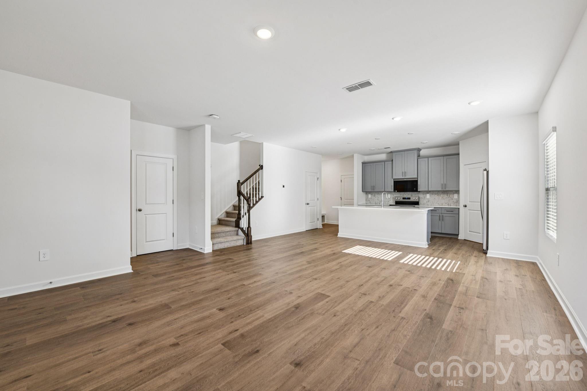 7280 Yardley Street Property Photo 5