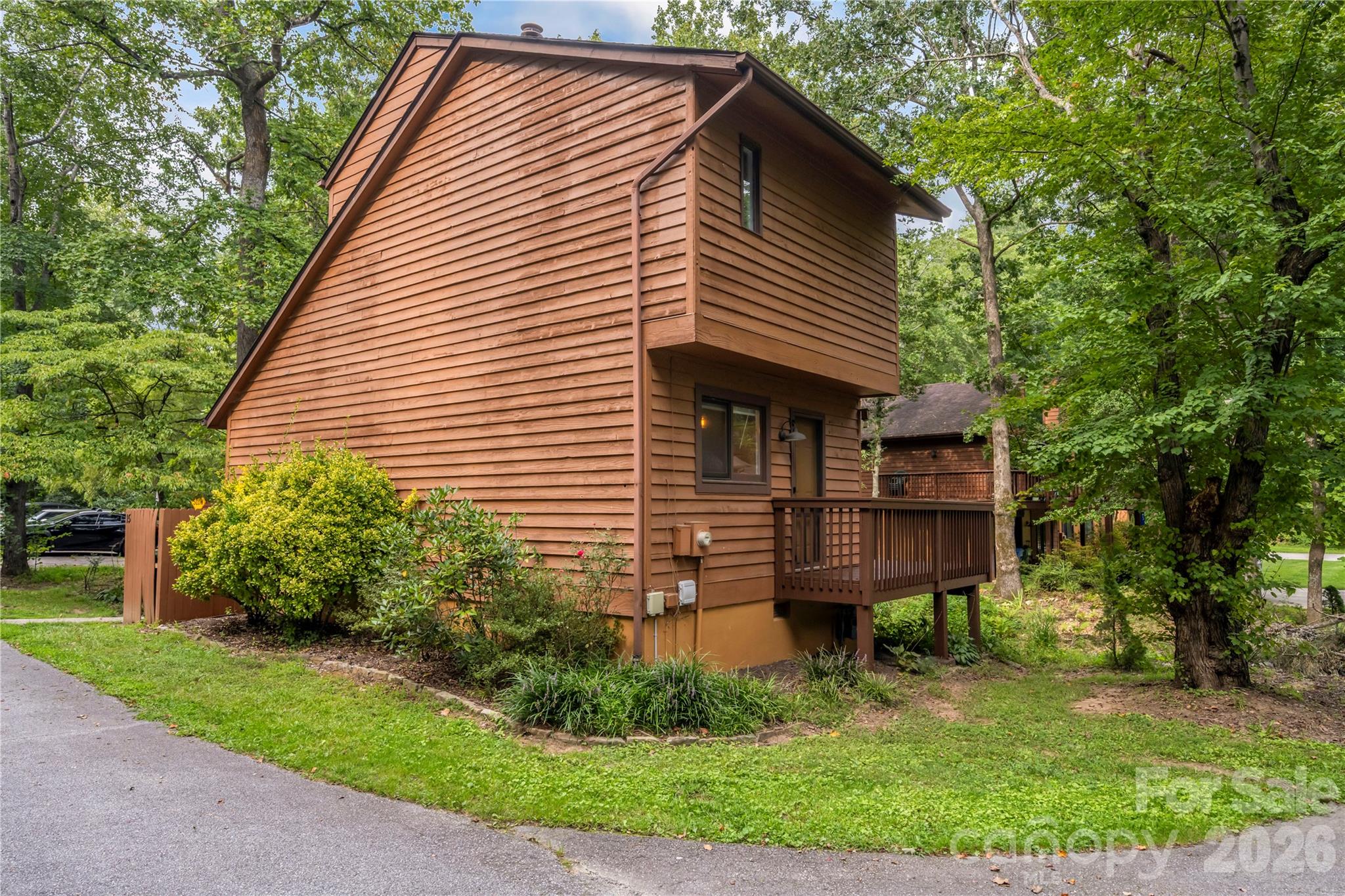 15 N Garden Court Property Photo 1