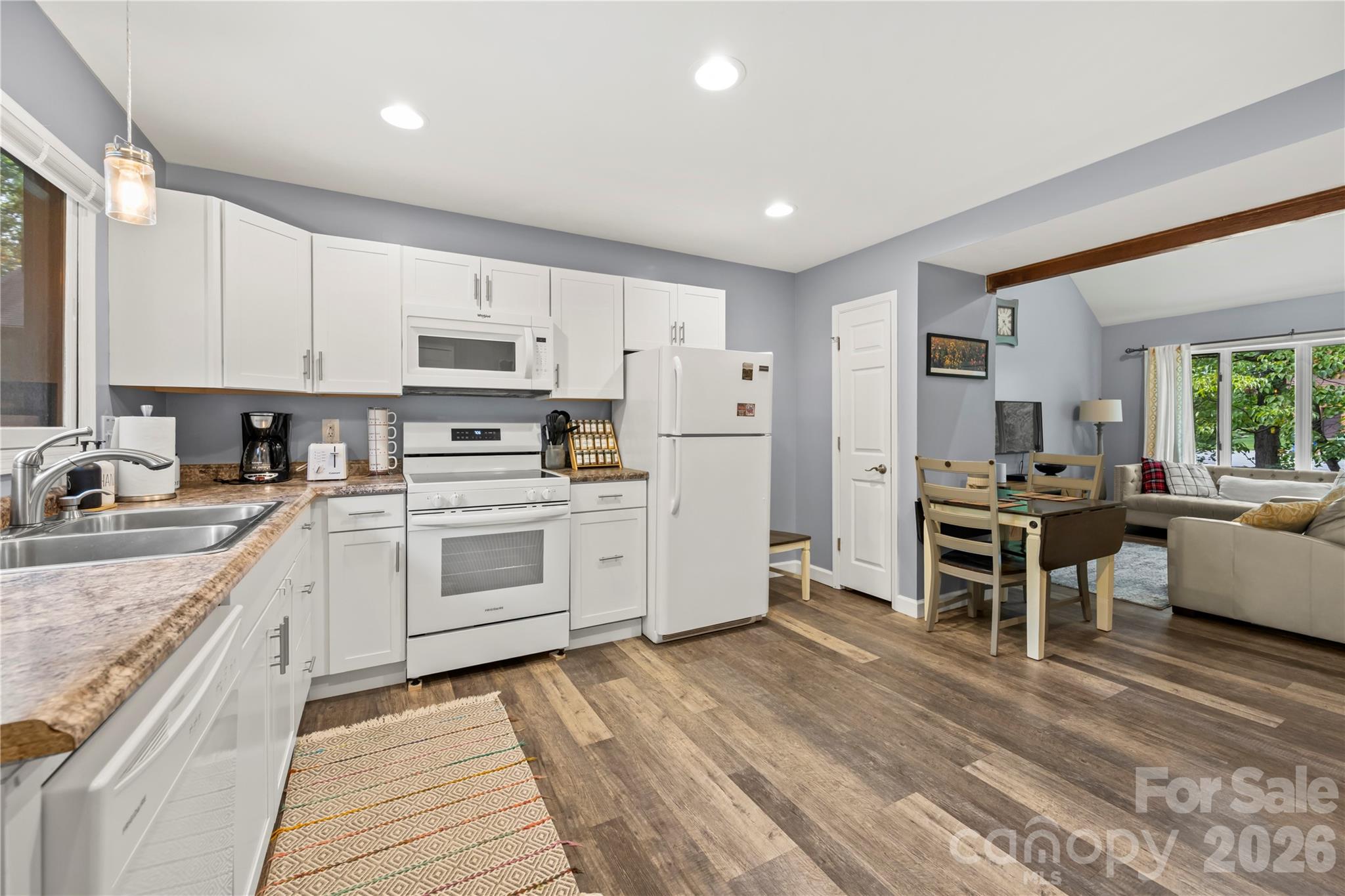 15 N Garden Court Property Photo 6