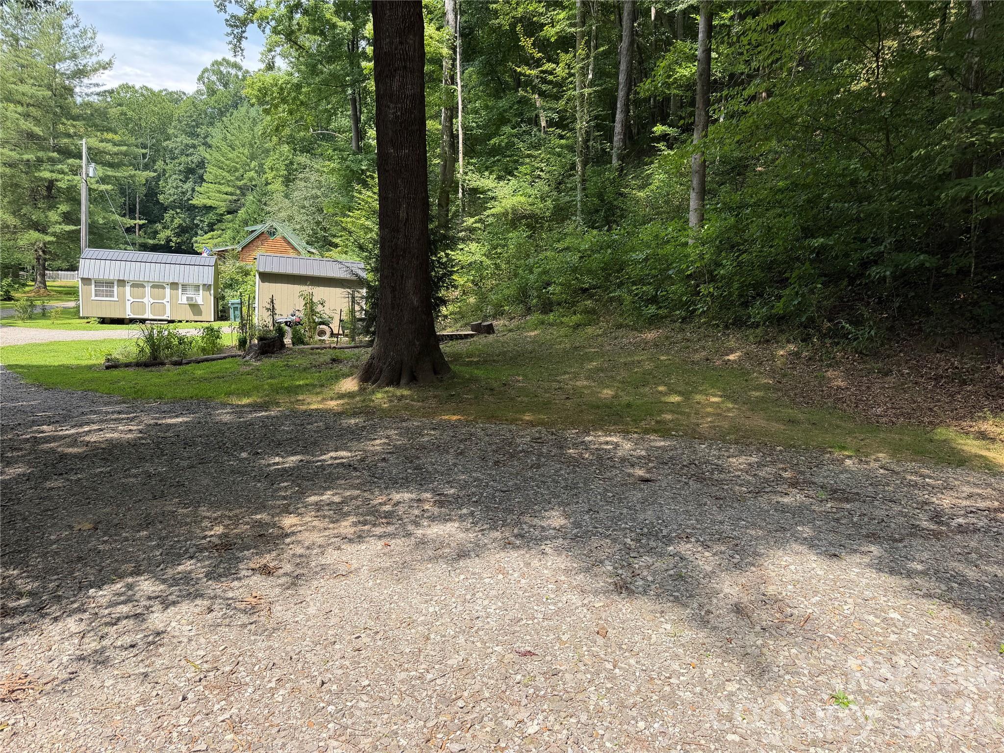 1921 Longbottom Road Property Photo 14