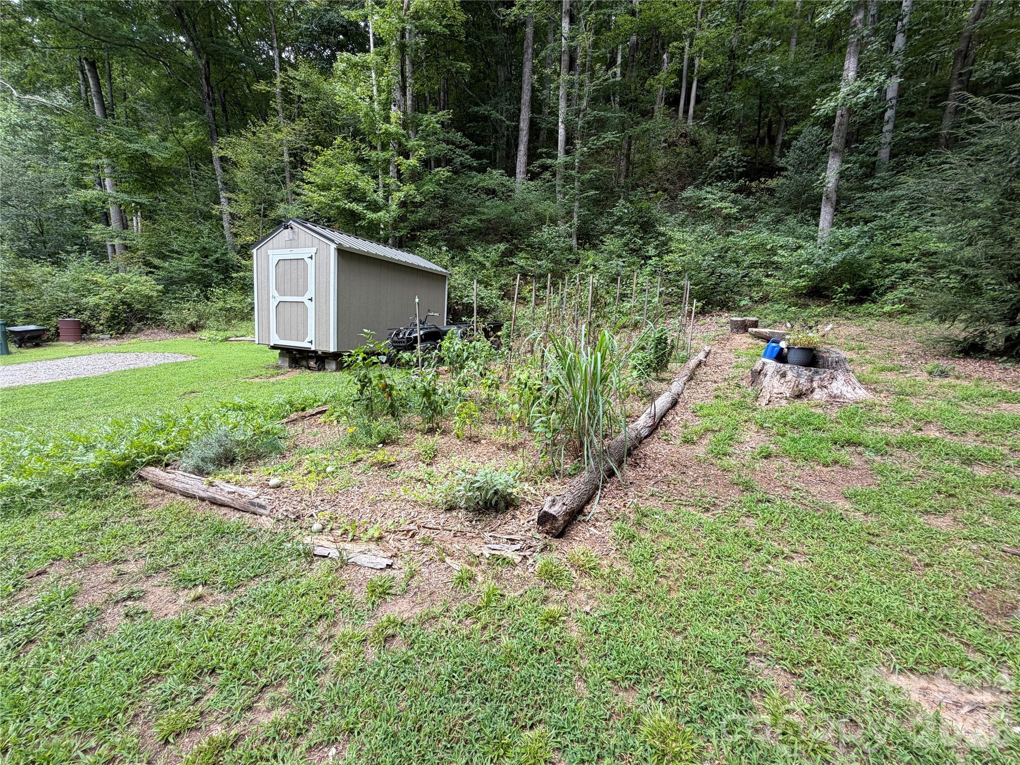 1921 Longbottom Road Property Photo 21