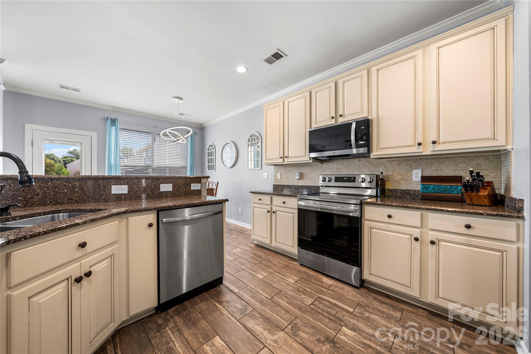 3304 Brackhill Street Property Photo 15