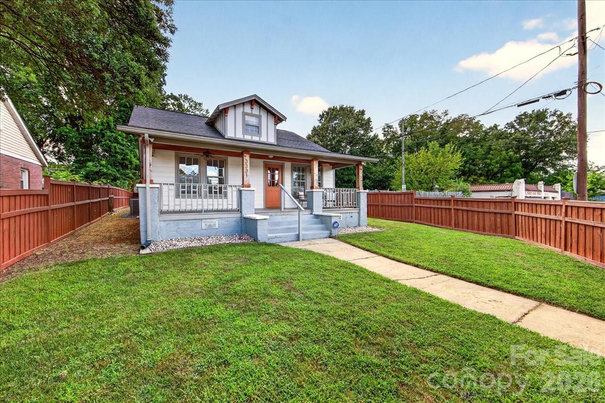 3331 Tuckaseegee Road Property Photo 3