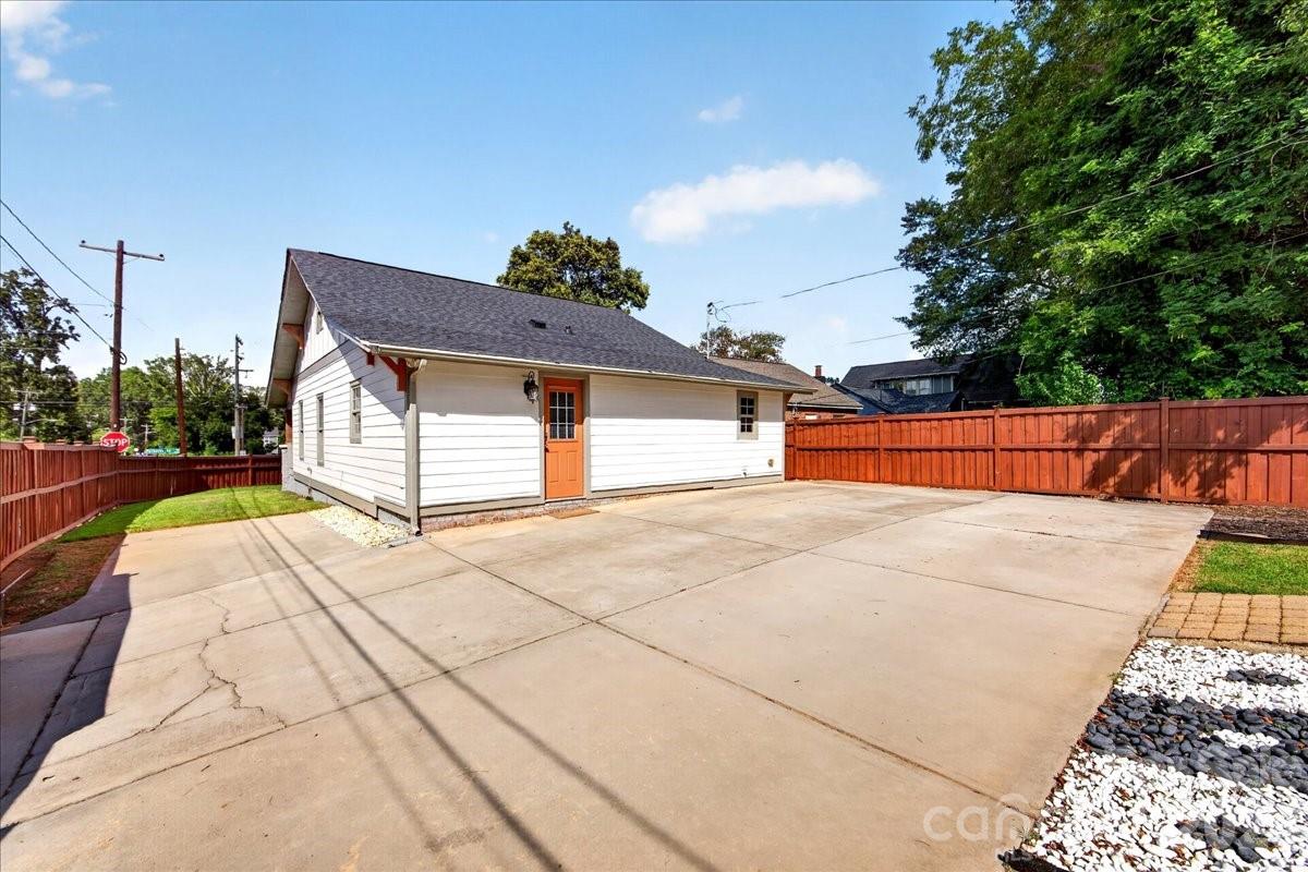 3331 Tuckaseegee Road Property Photo 44