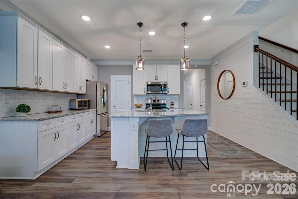 3954 Rothwood Lane Property Photo 4