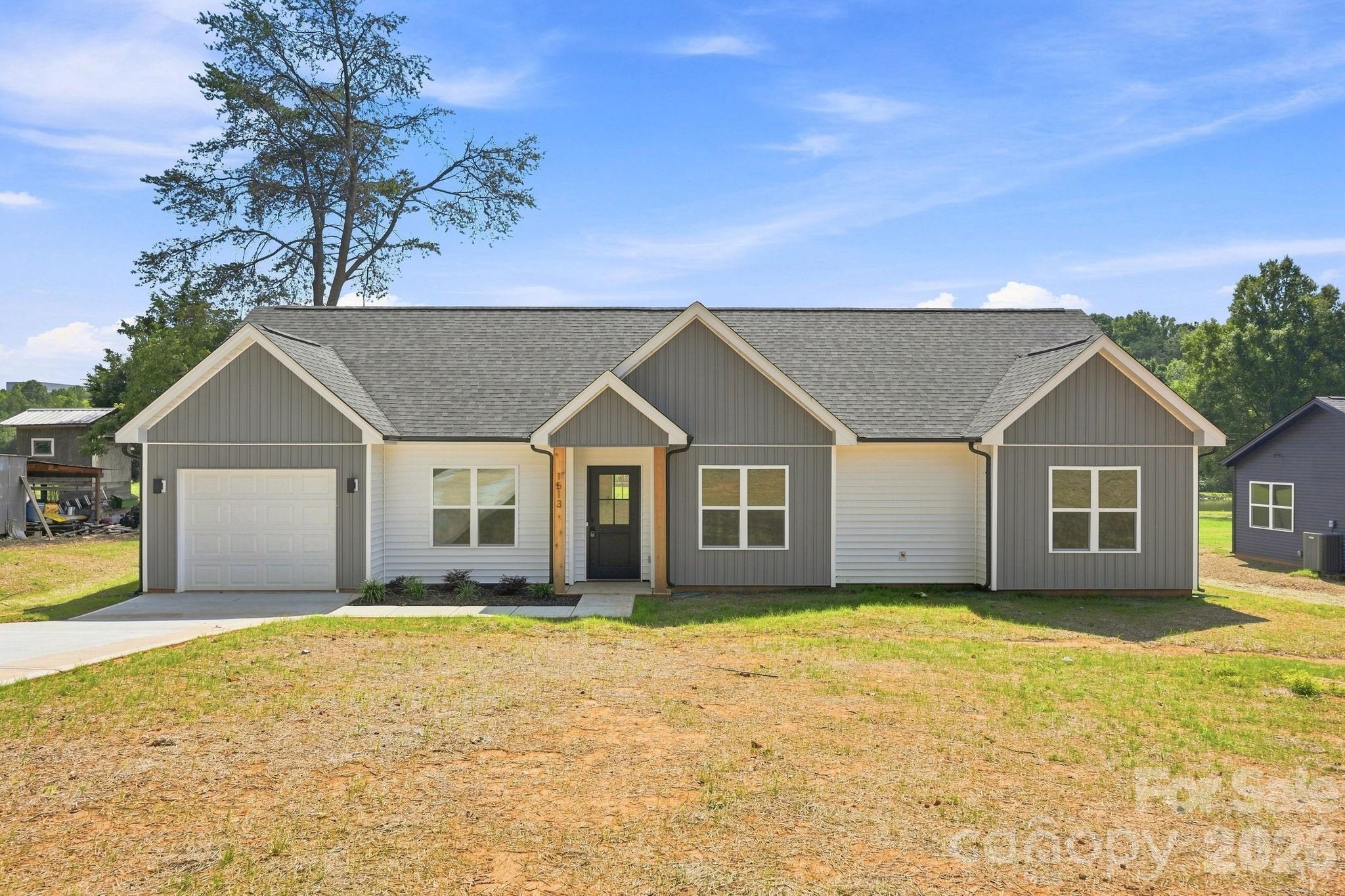 1513 Robin Road Property Photo 1