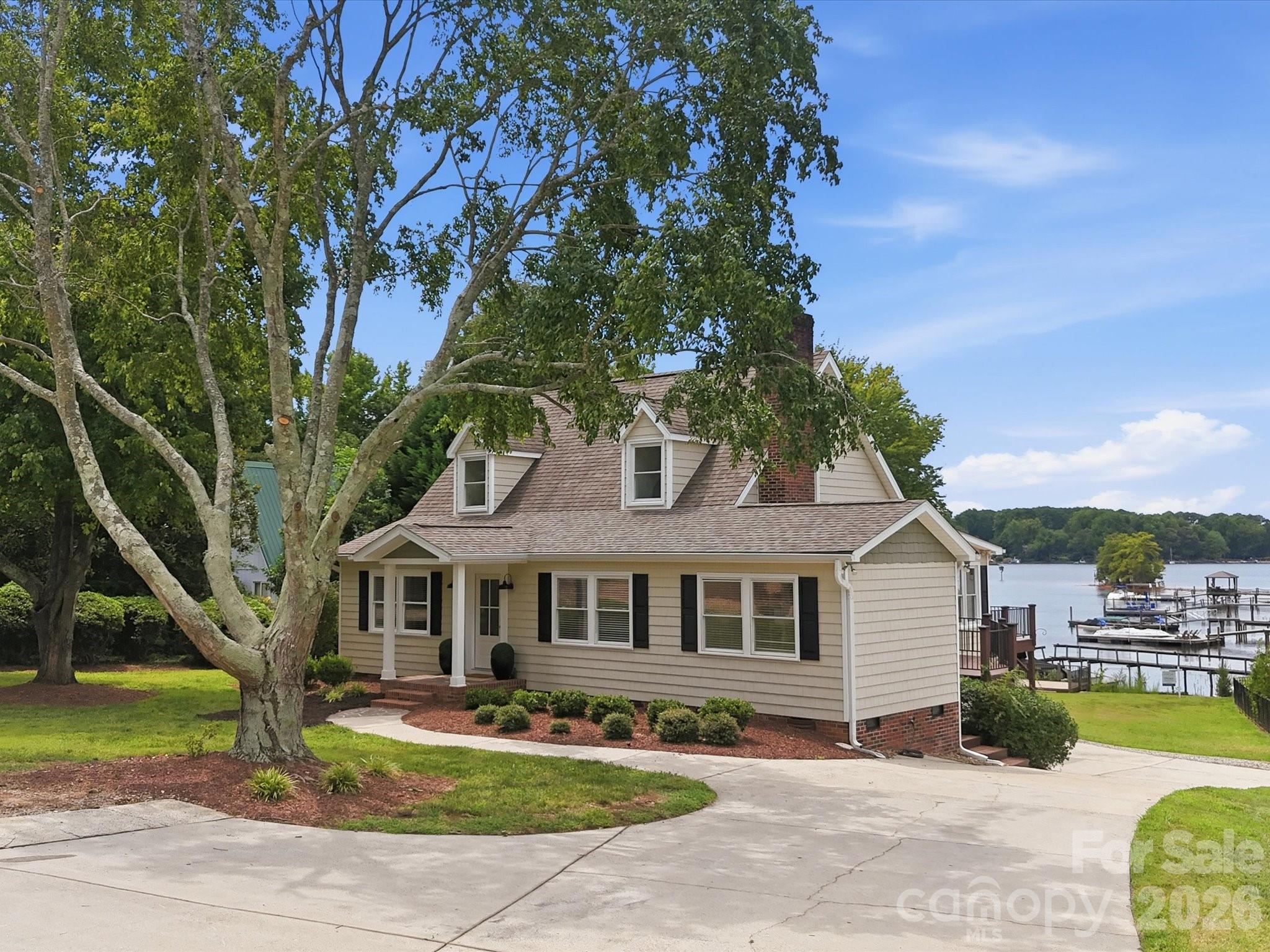20845 Lagoona Drive Property Photo 1