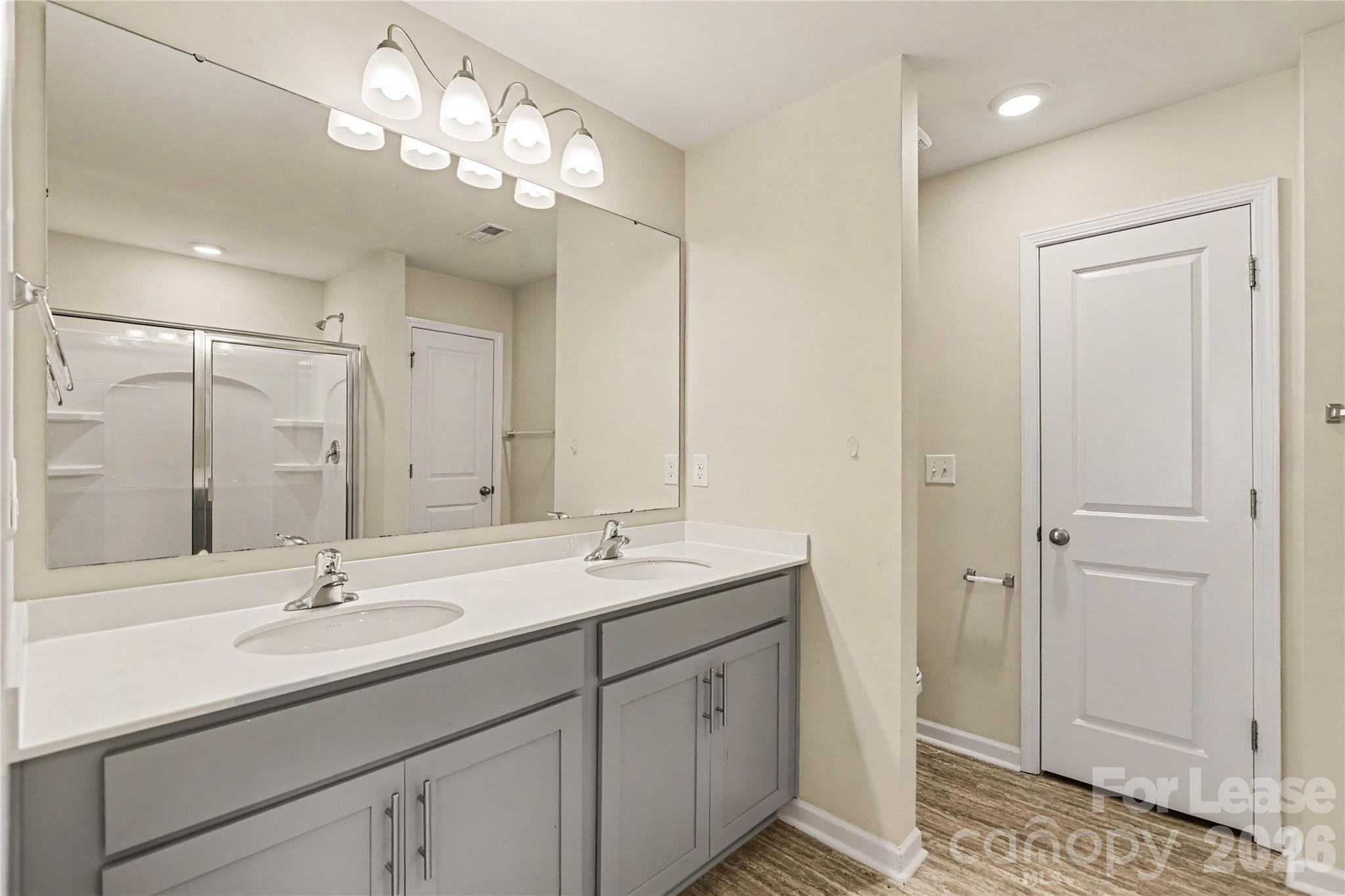 4417087 Property Photo 24