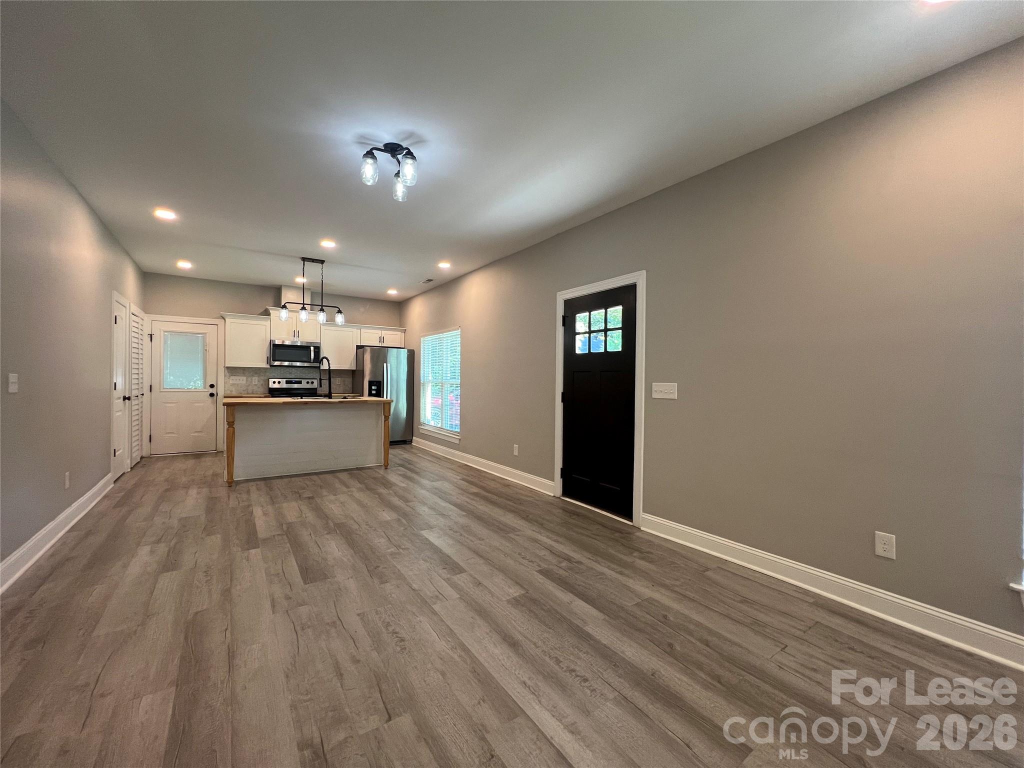 2425 Milton Avenue Property Photo 3