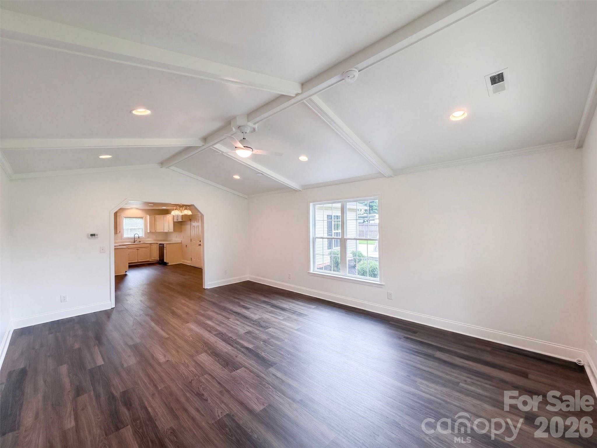 225 Vineyard Drive Property Photo 3