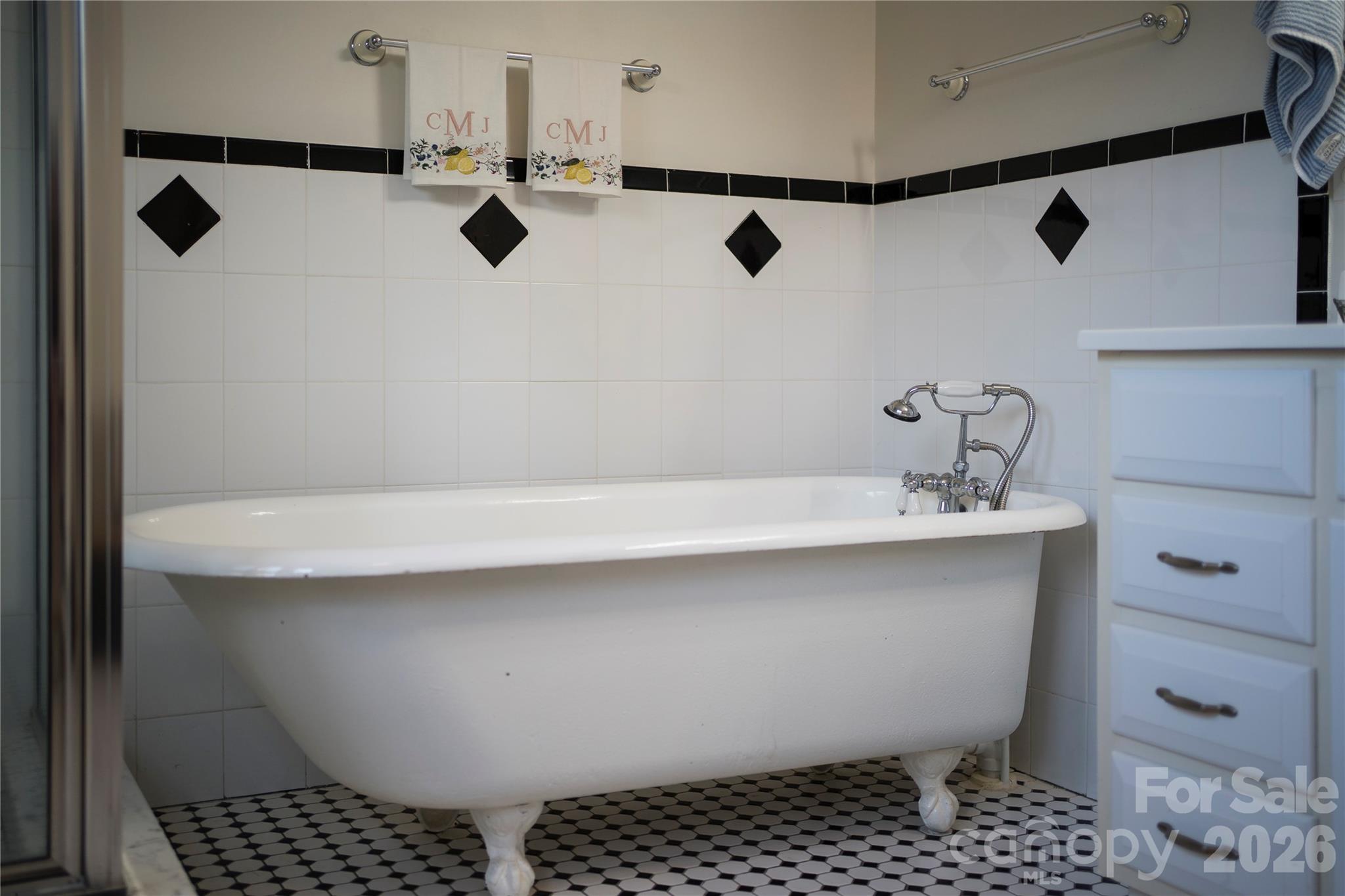 48 Silent Forest Drive Property Photo 40