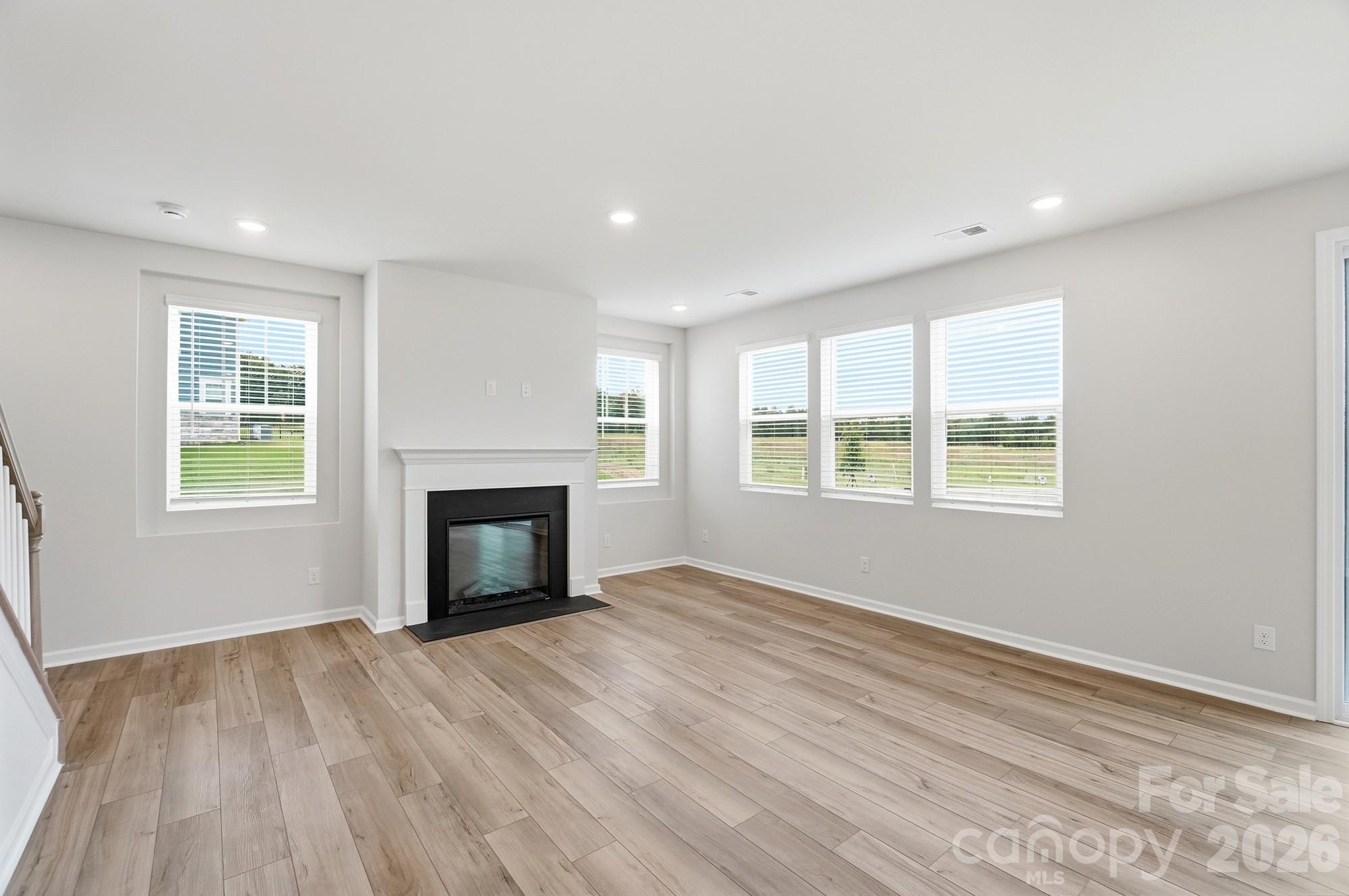 2805 Westmont Drive Property Photo 9