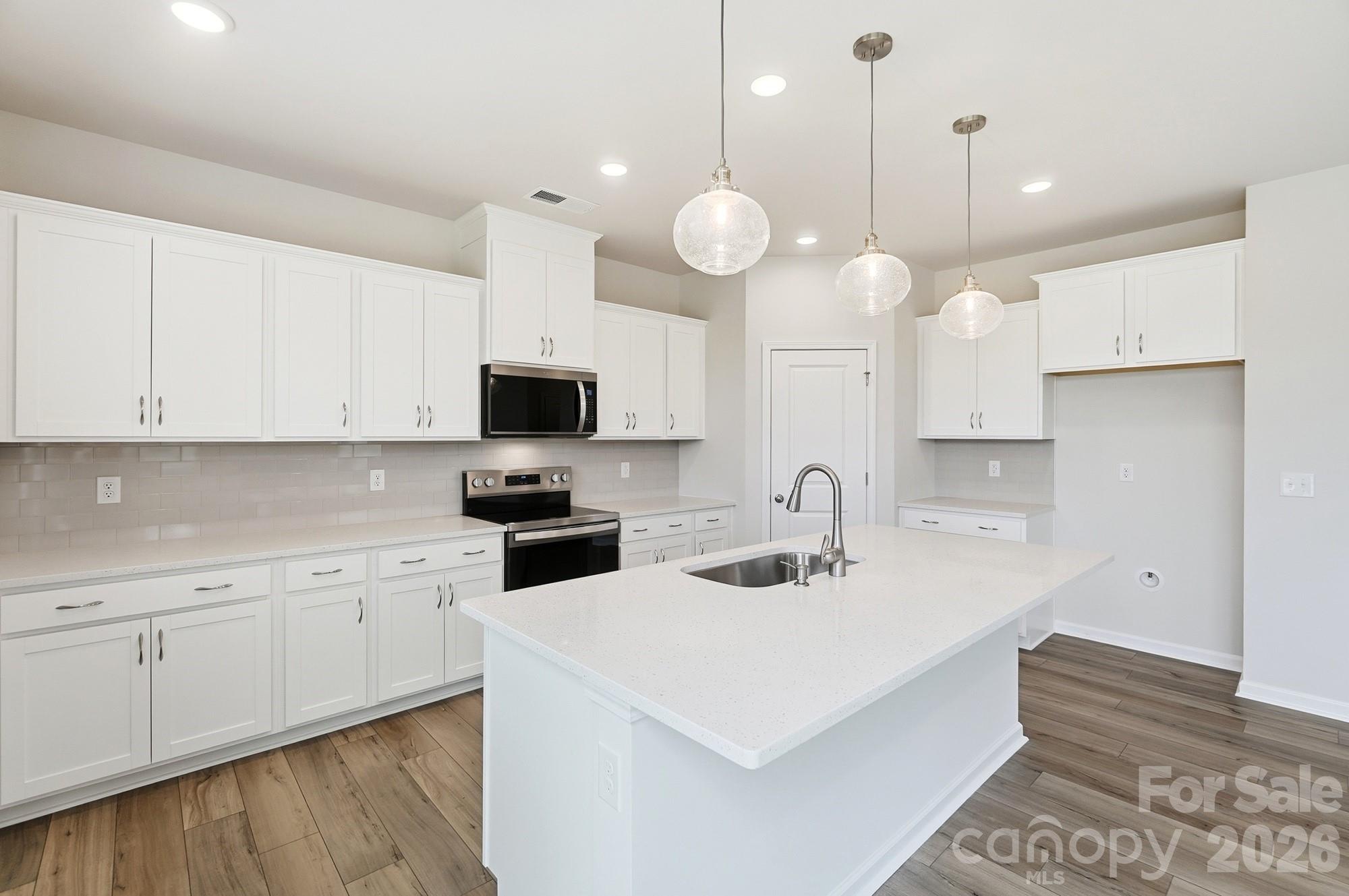 2805 Westmont Drive Property Photo 17
