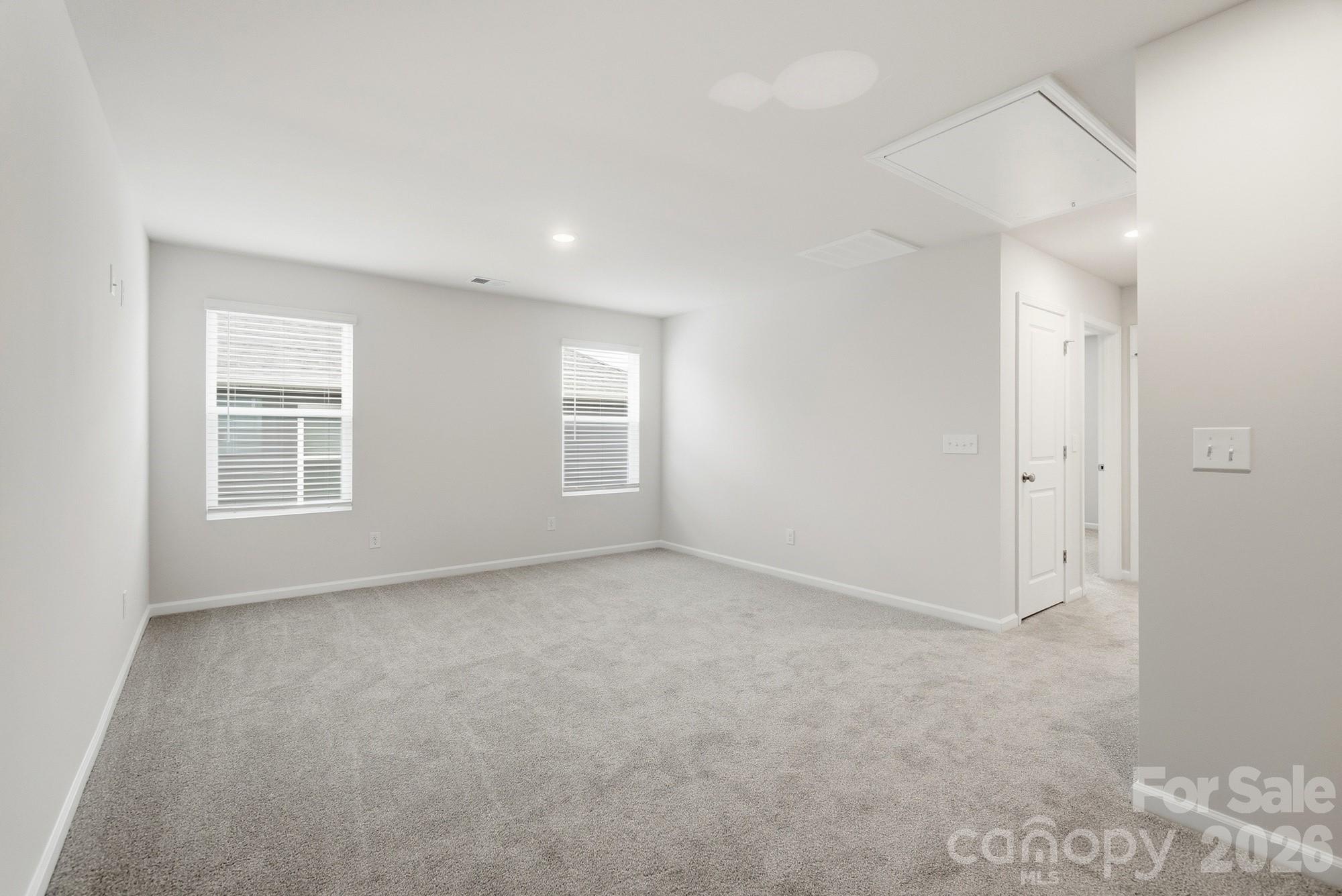 2805 Westmont Drive Property Photo 29