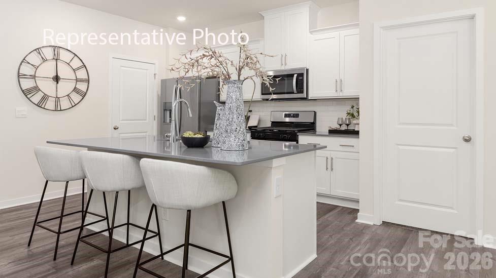 1141 Foxberry Lane Property Photo 4