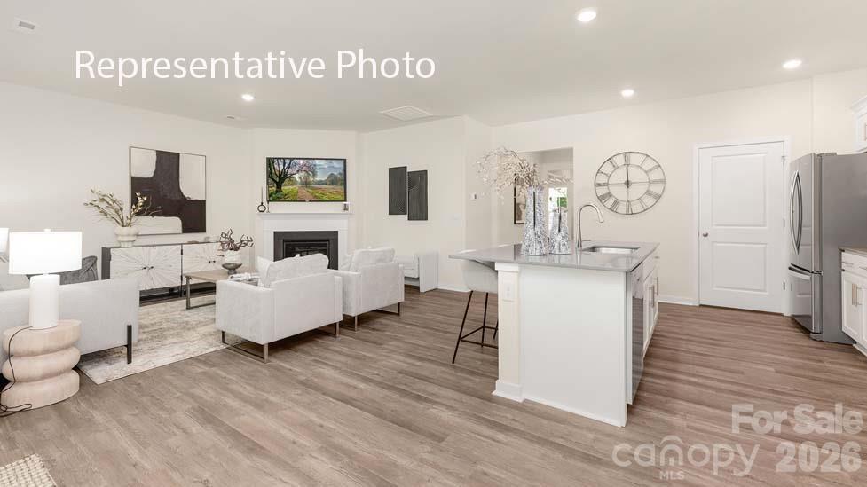 1141 Foxberry Lane Property Photo 6