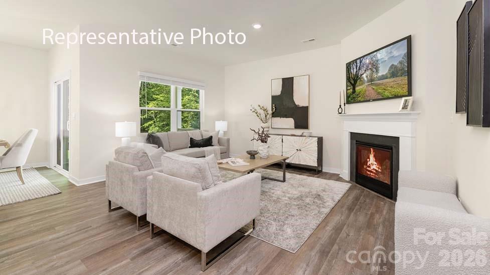1141 Foxberry Lane Property Photo 8