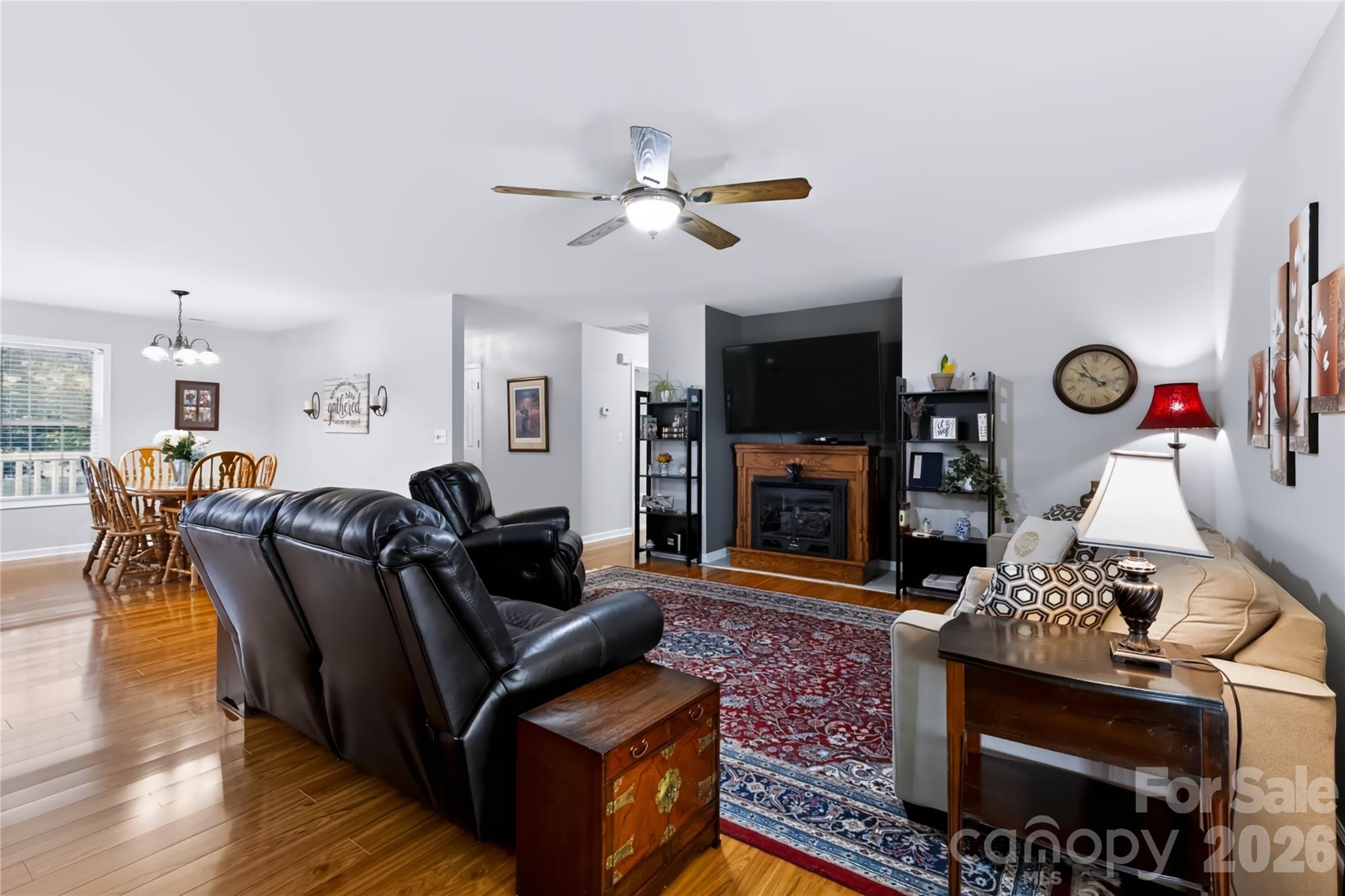 278 Newport Drive Property Photo 6