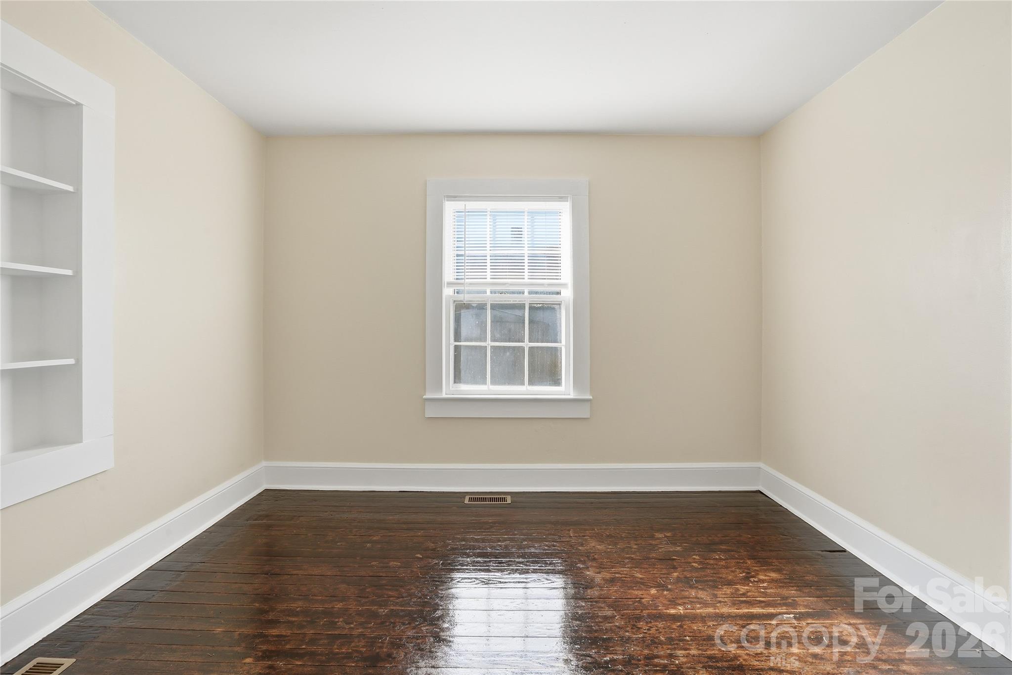 358 N Cleghorn Street Property Photo 9