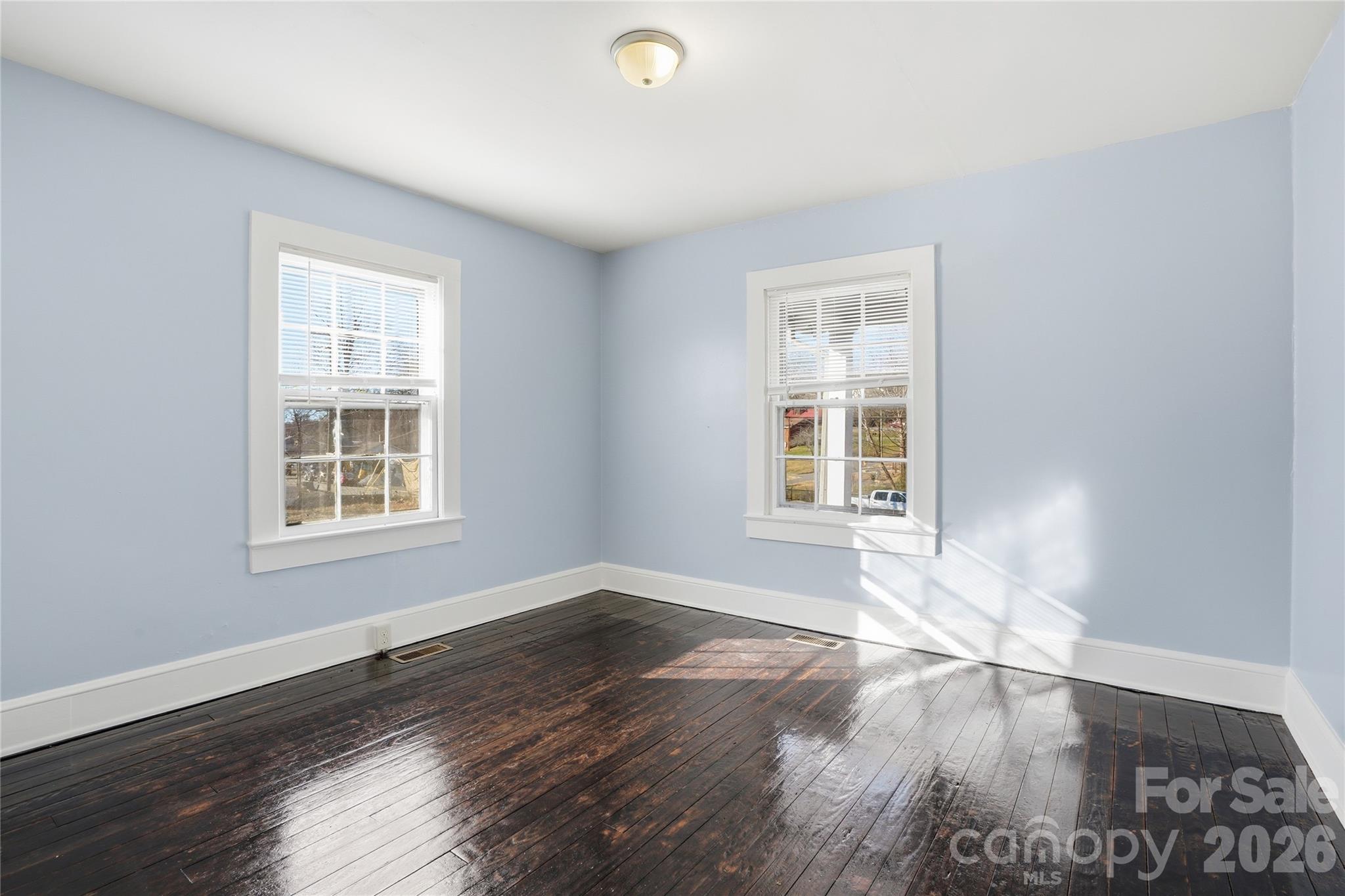 358 N Cleghorn Street Property Photo 15
