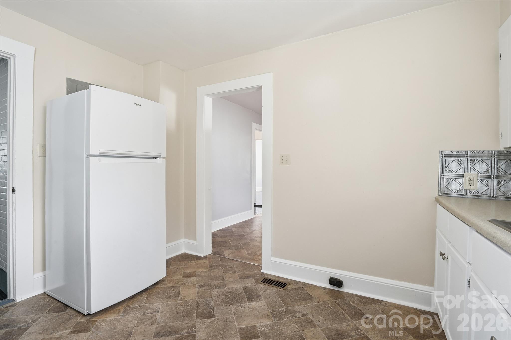 358 N Cleghorn Street Property Photo 19