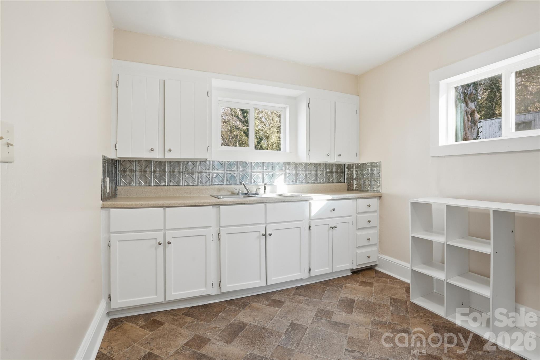 358 N Cleghorn Street Property Photo 20