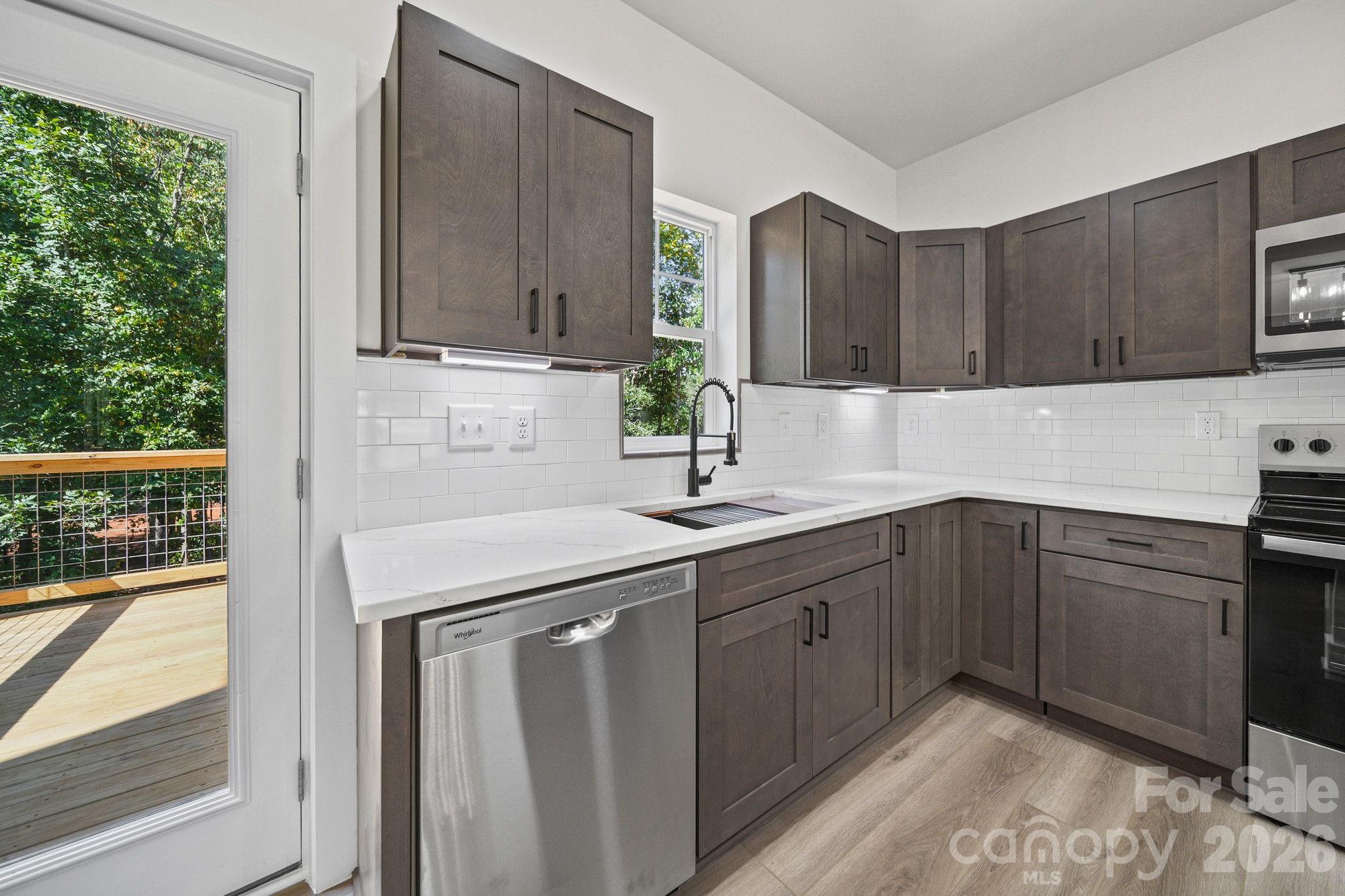 1074 Lyndsey Brook Court Property Photo 11