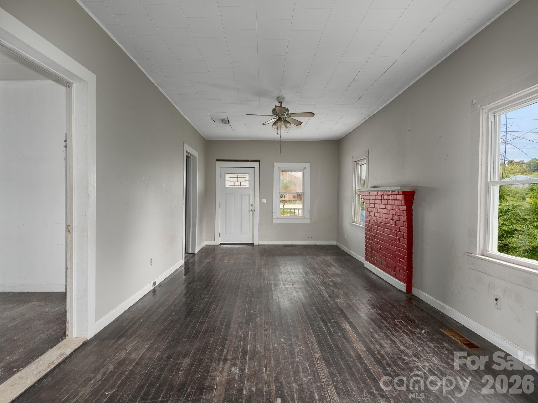 2652 Hendersonville Road Property Photo 15