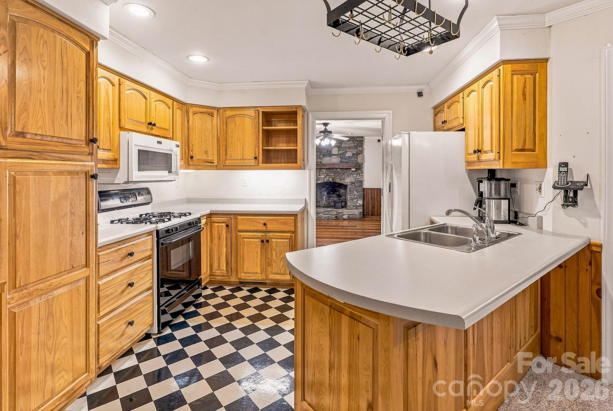 2594 Painters Gap Road Property Photo 7