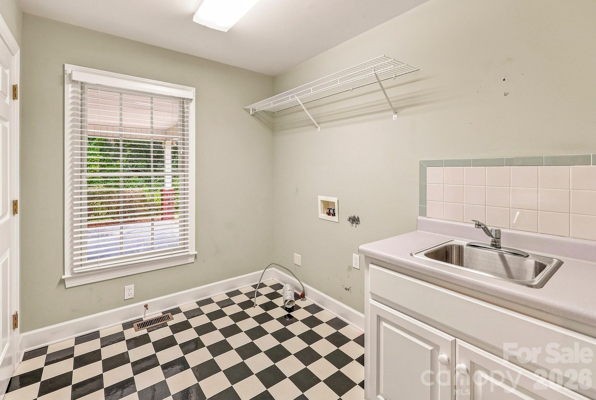 2594 Painters Gap Road Property Photo 16