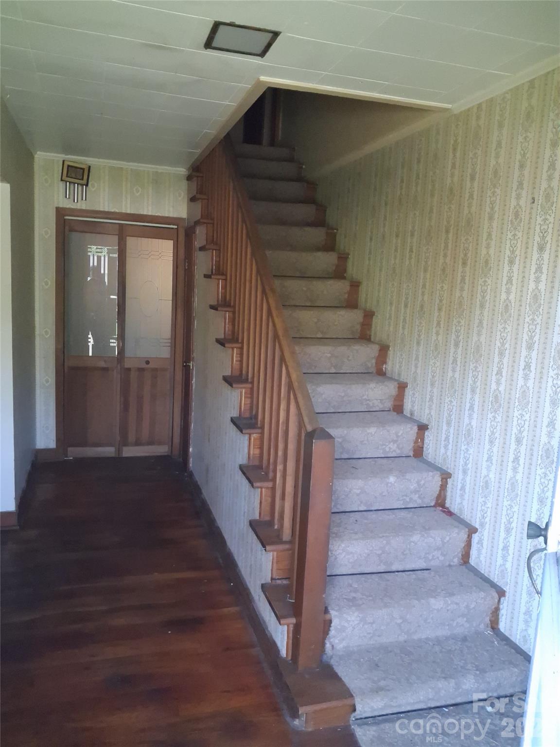 50 Ashworth Circle Property Photo 3