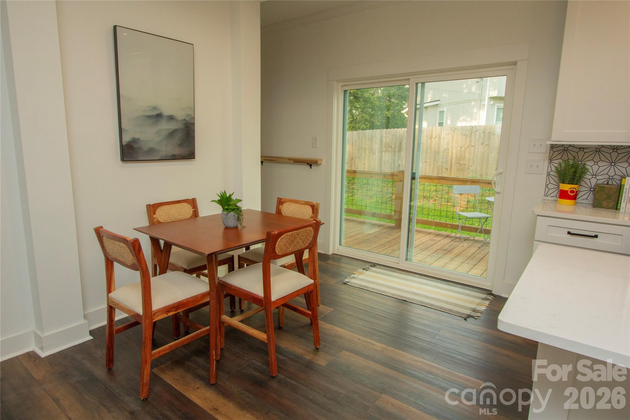 202 Southern Charm Road Property Photo 8