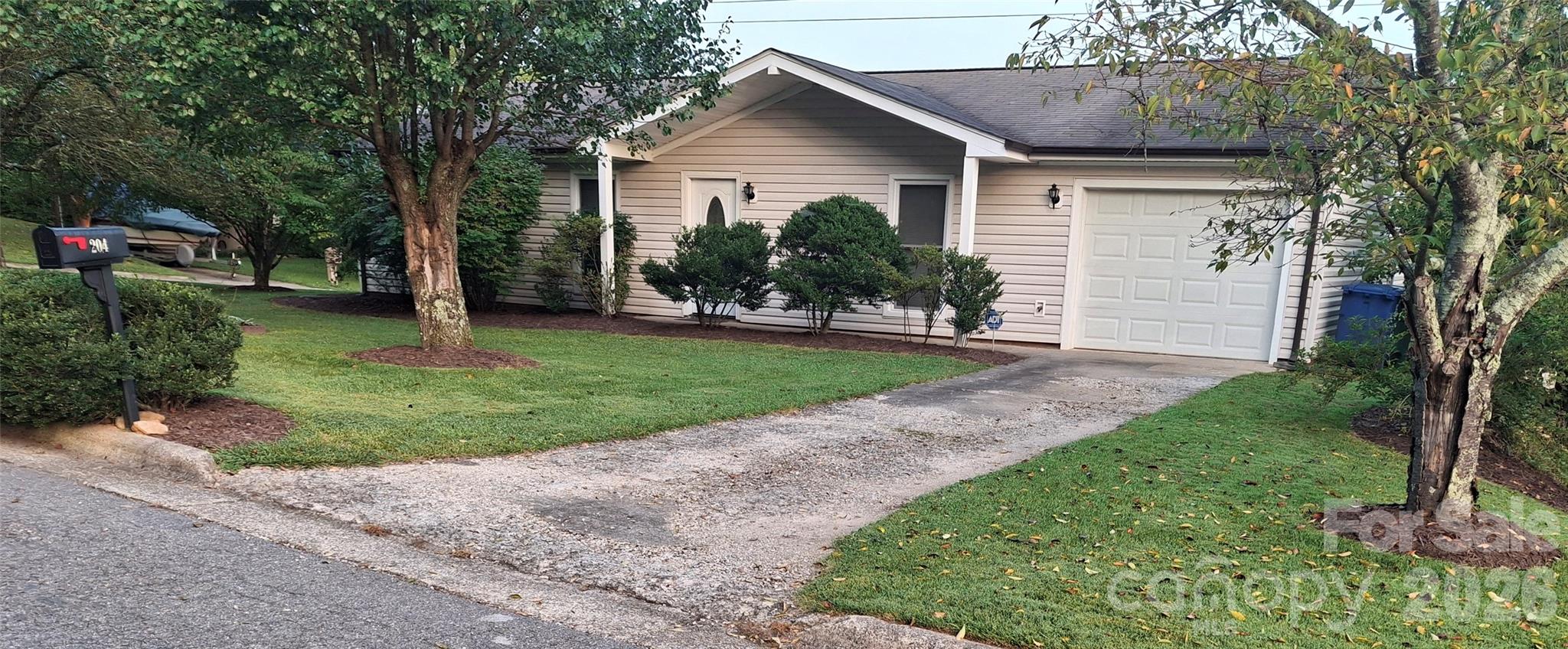 204 Scottlynn Drive Property Photo 1