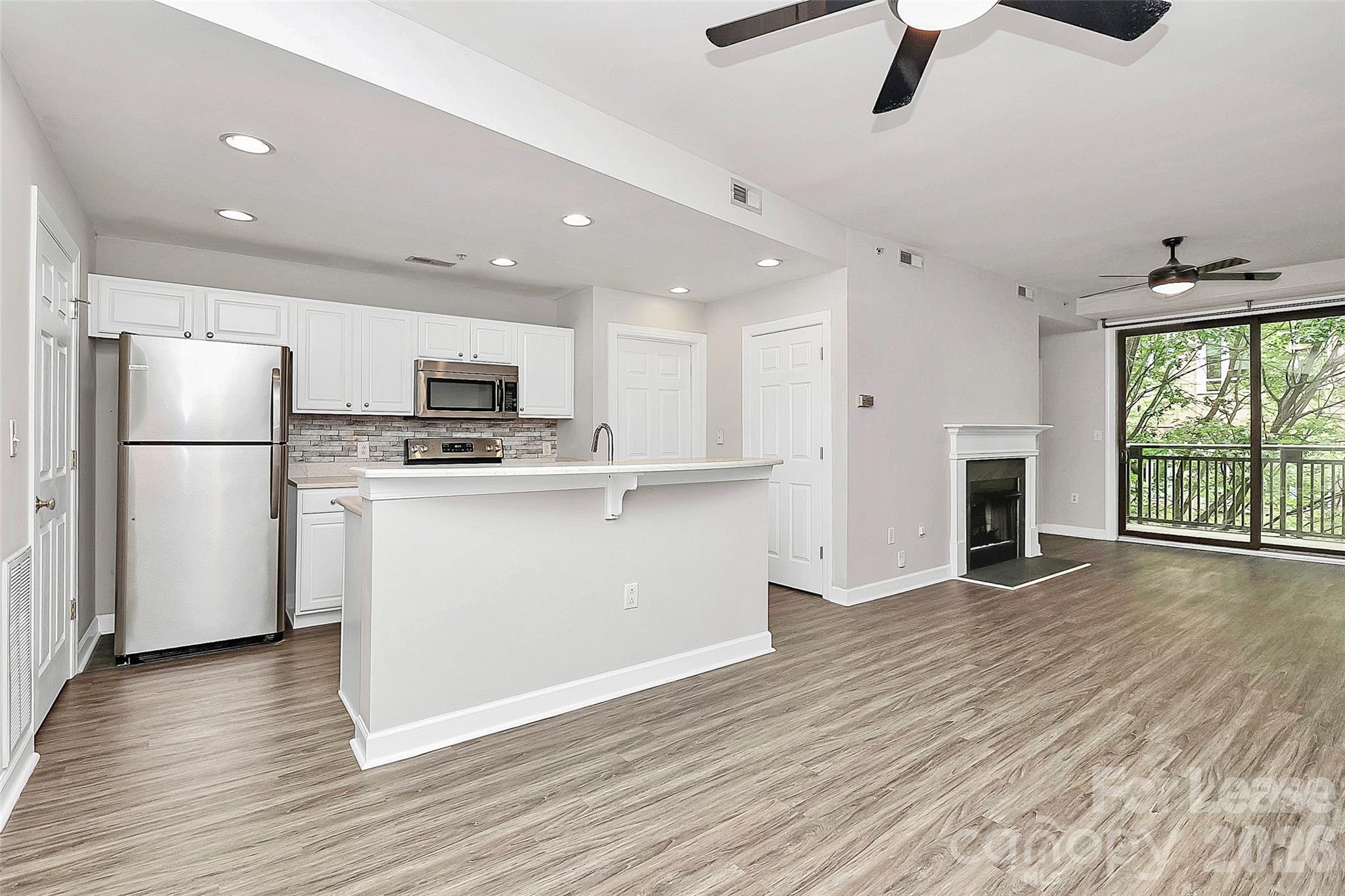 718 W Trade Street 409 Property Photo 12