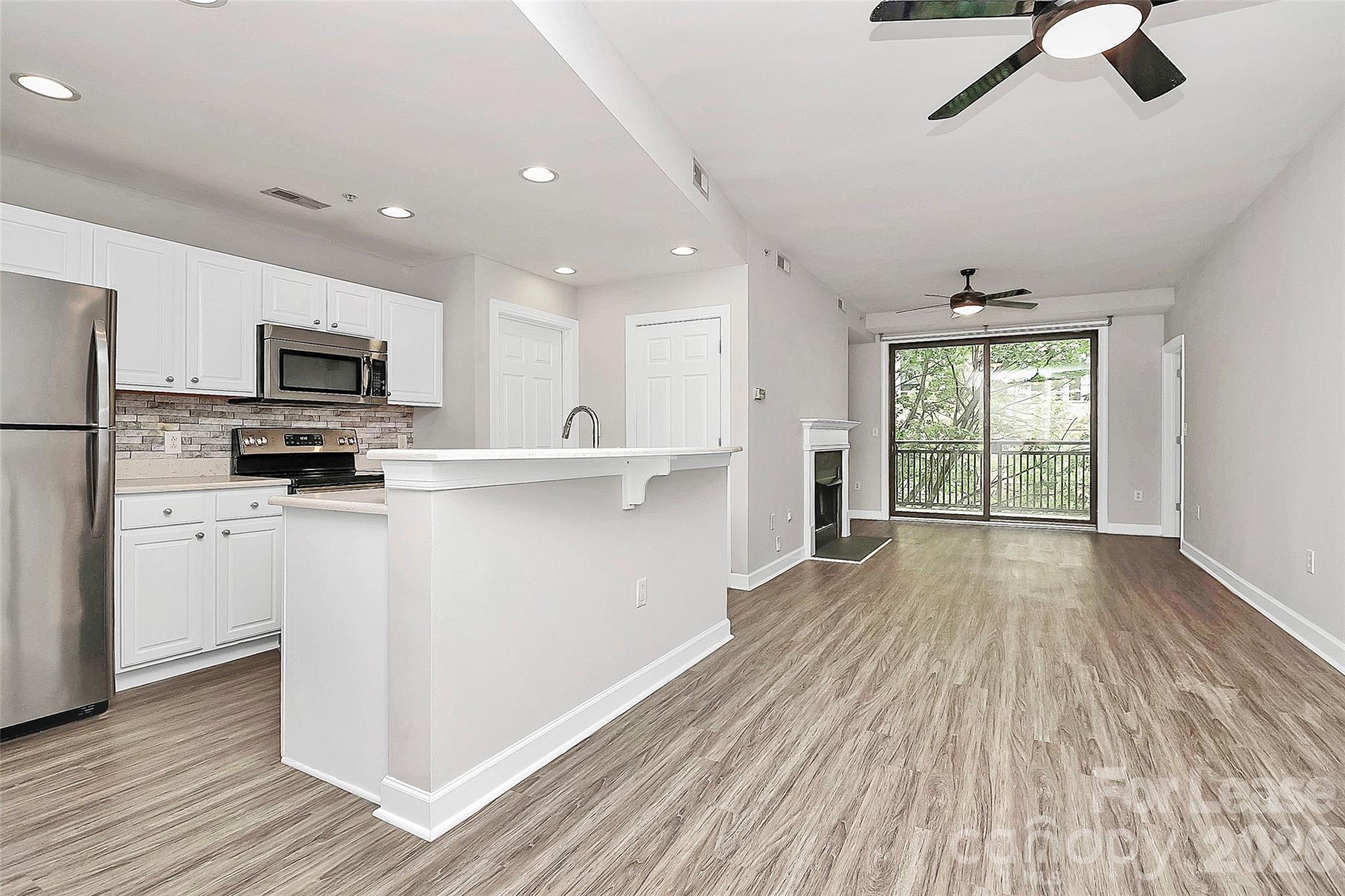 718 W Trade Street 409 Property Photo 13
