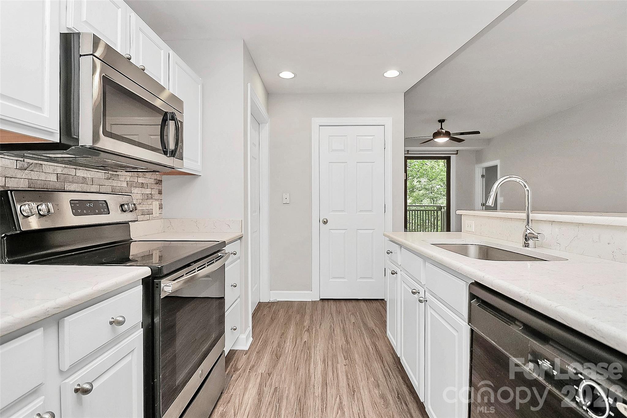 718 W Trade Street 409 Property Photo 17