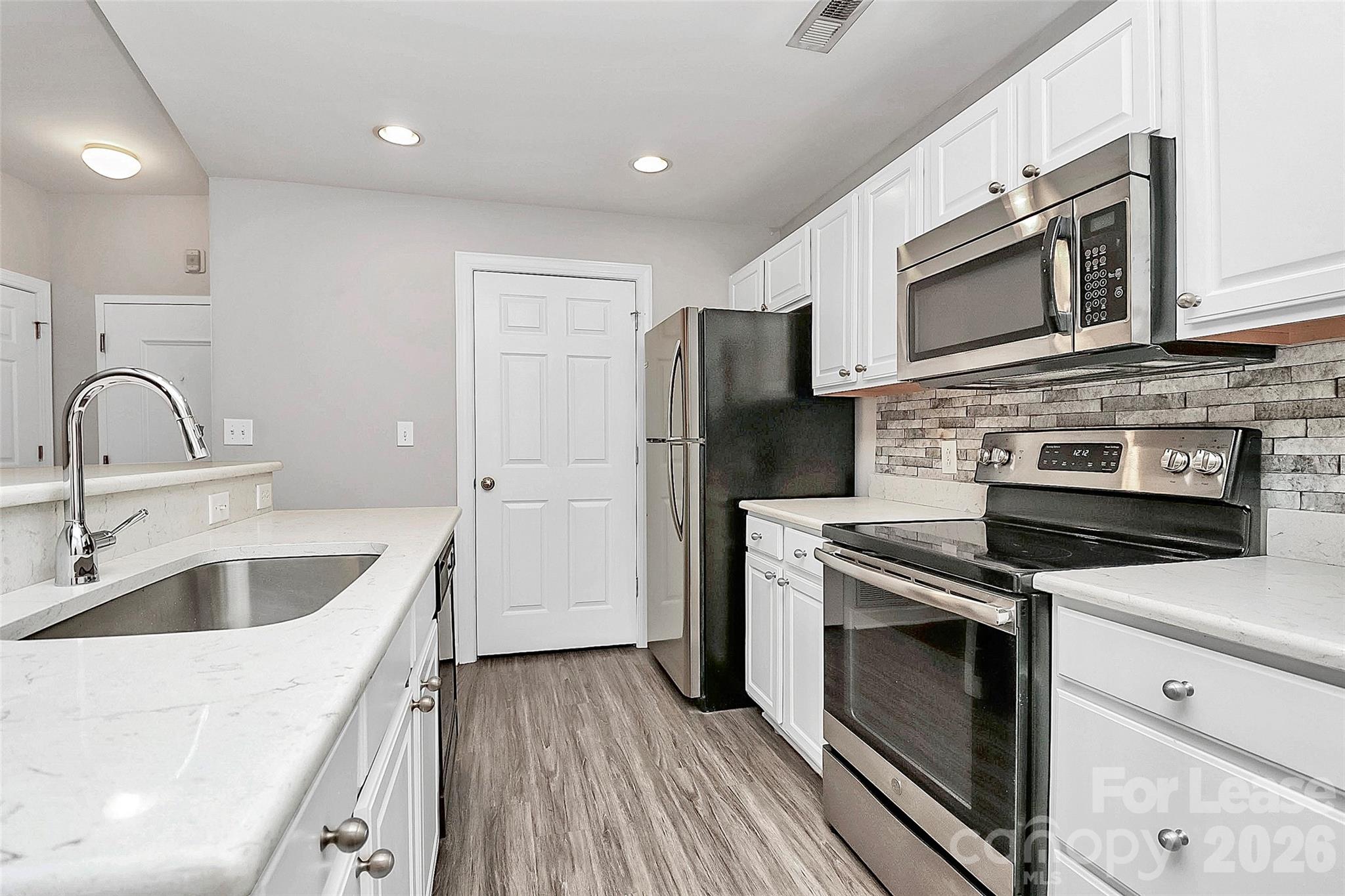 718 W Trade Street 409 Property Photo 19